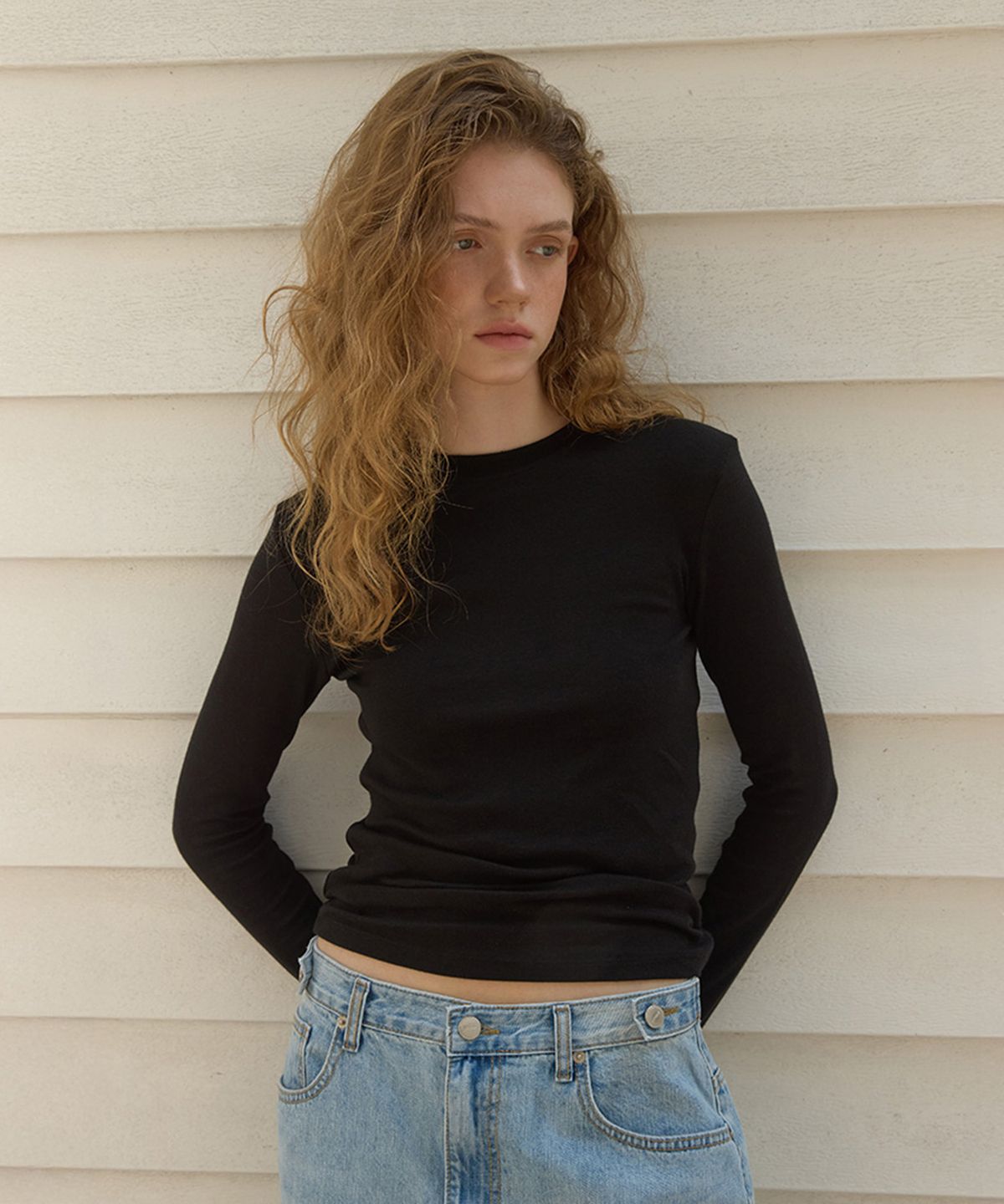 론크(LONQUE) ESSENTIEL ROUND NATURAL SPAN LONG SLEEVE T-SHIRT (BLACK)