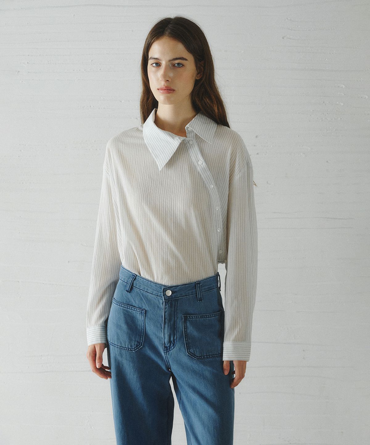 르니나(LENINA) NESISunbalance collar stripe shirt_SKY BLUE