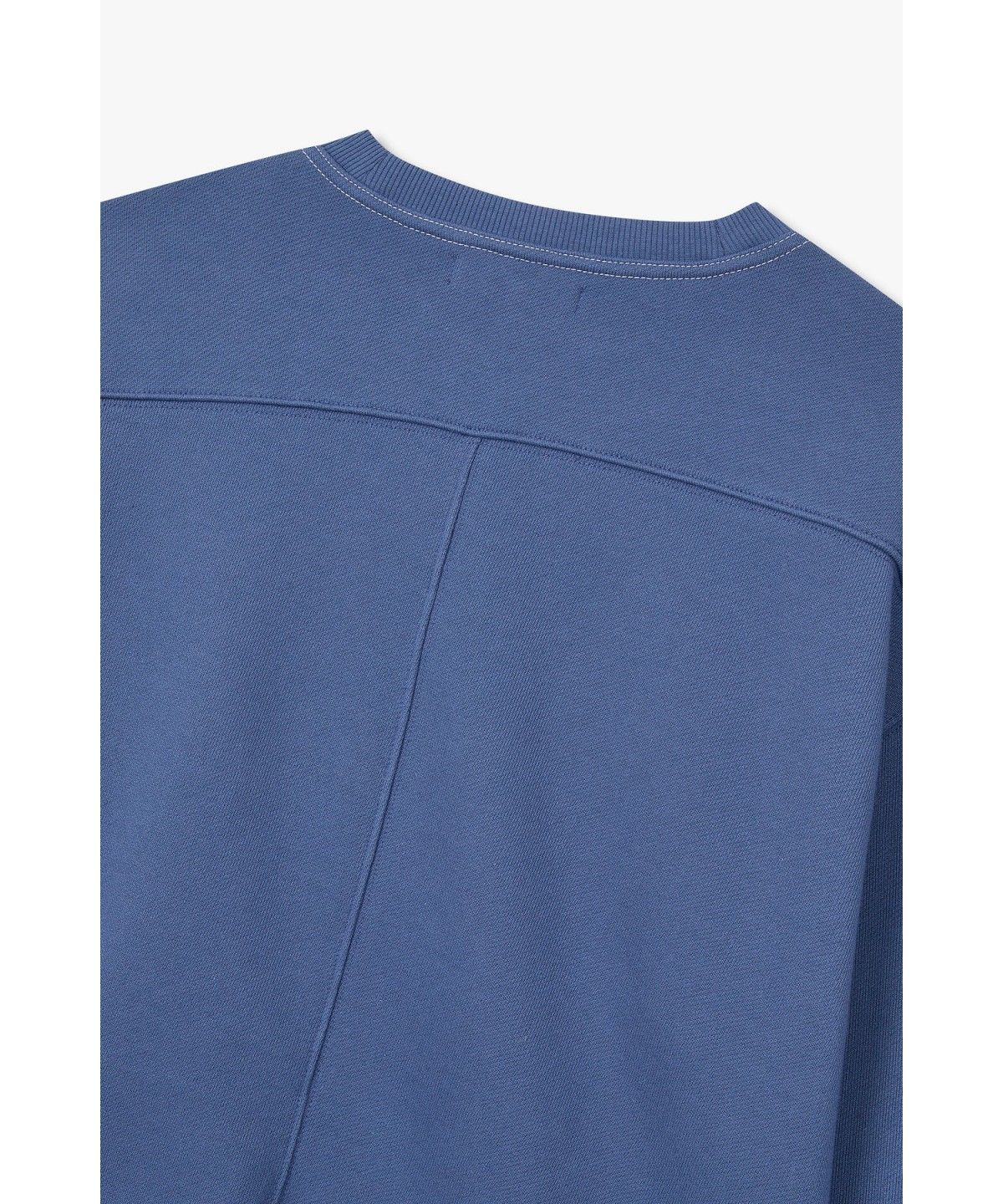 스튜디오 톰보이(STUDIO TOMBOY) 그래픽 크롭 맨투맨 _라이트 네이비_9106122107