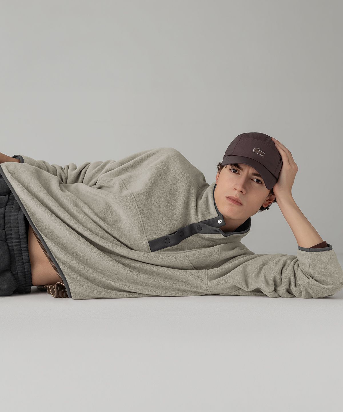 라코스테(LACOSTE) 남성 하프 버튼 플리스 풀오버 SH105M-56N 02S