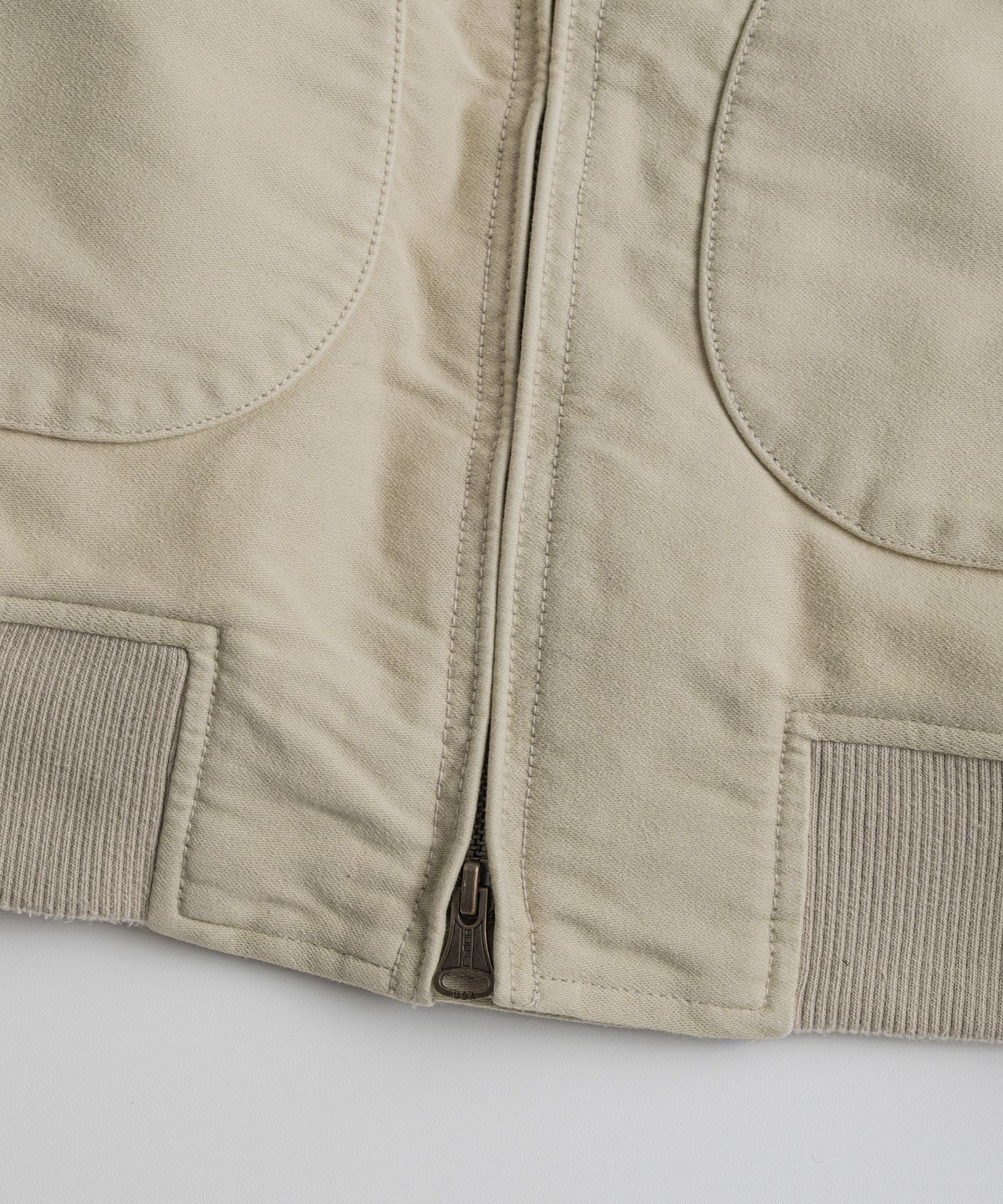 비헤비어(BEHEAVYER) DYED MOLESKIN TANKER JACKET ecru