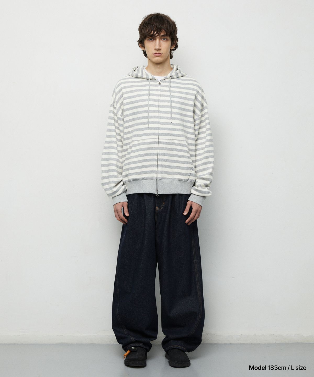 마하그리드(MAHAGRID) STRIPE BASIC LOGO ZIP-UP HOODIE[GREY]