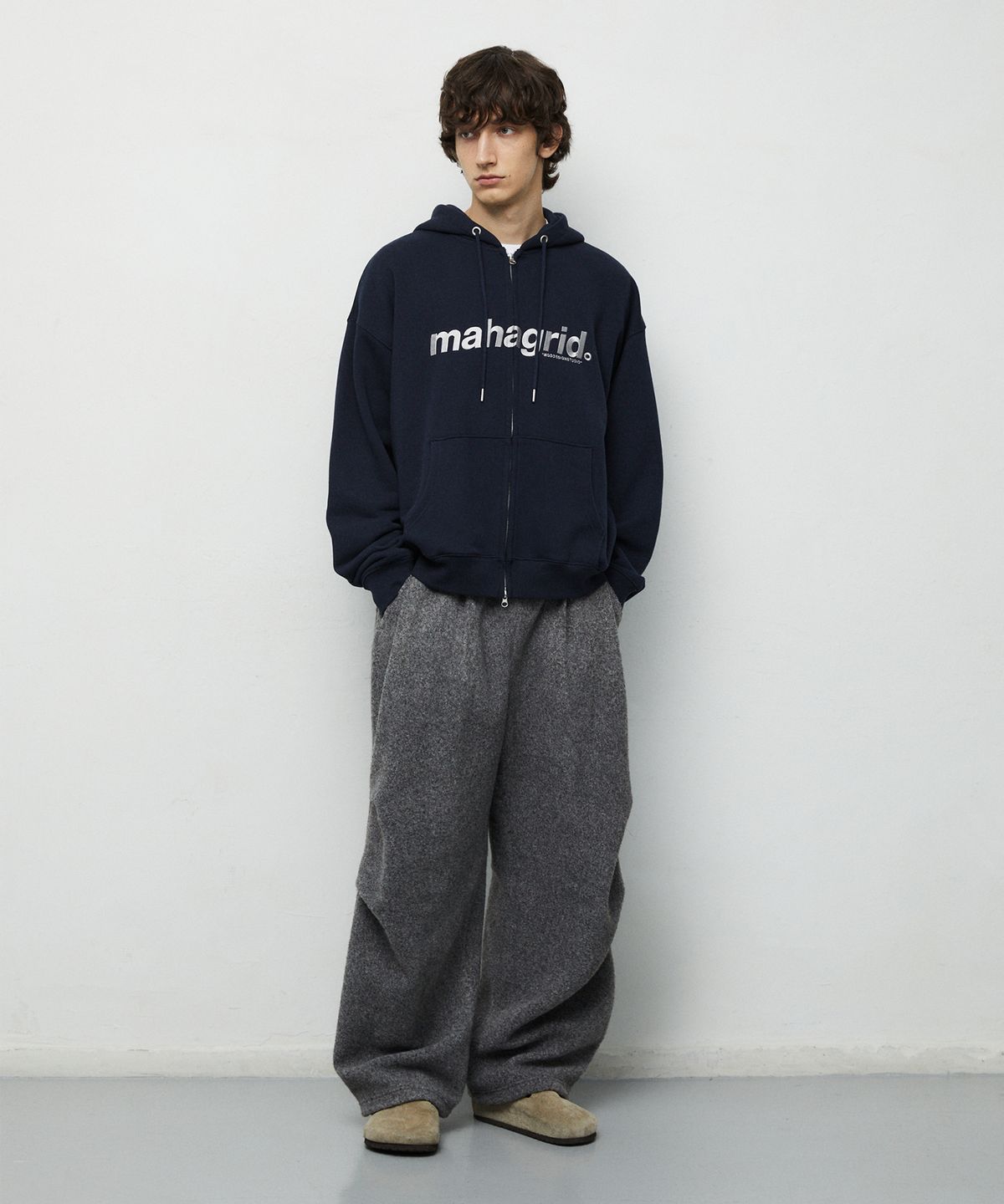 마하그리드(MAHAGRID) BASIC LOGO ZIP-UP HOODIE[NAVY]