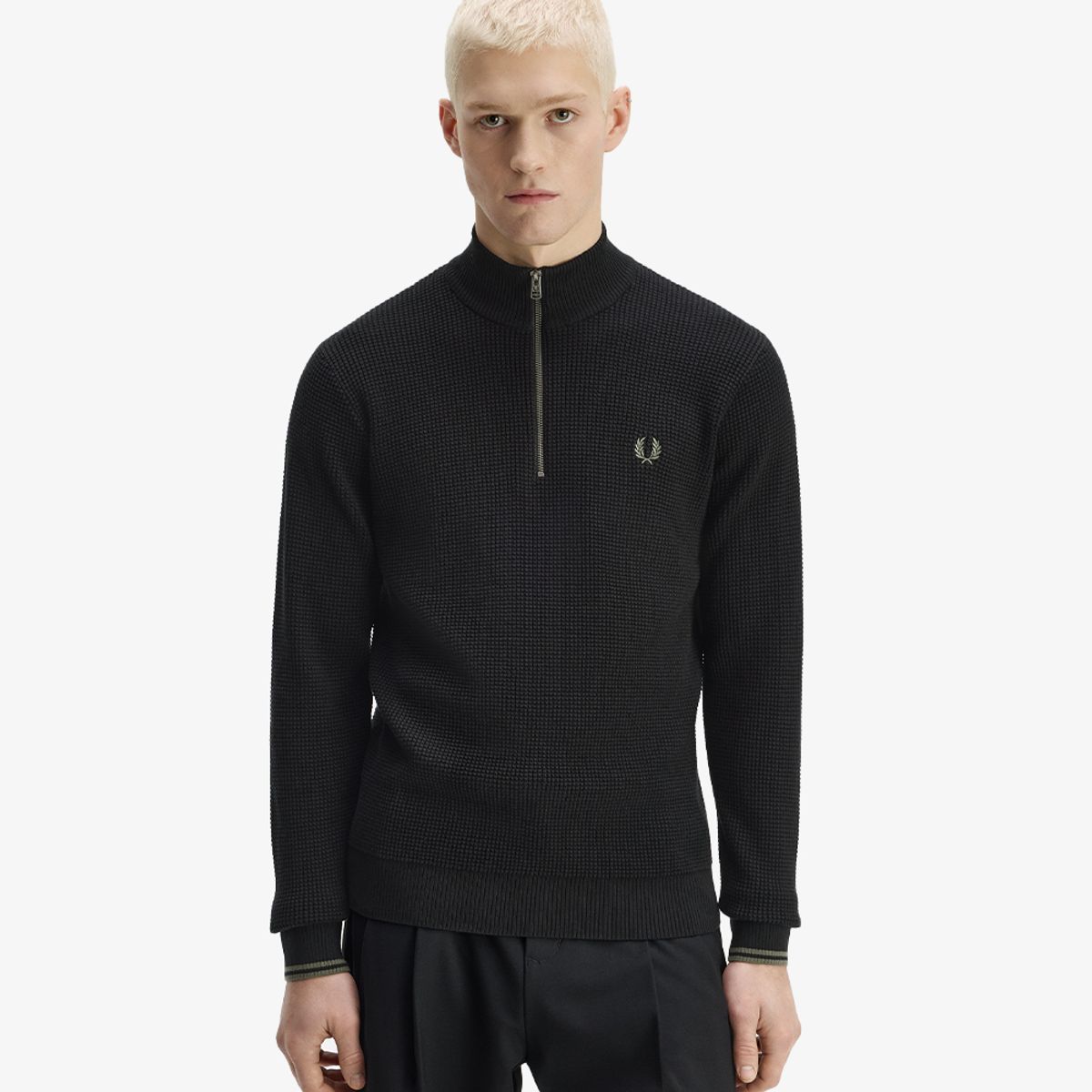 프레드페리(FRED PERRY) [Sharp] 와플 스티치 하프집 니트 - 블랙 AFPM2G38557-198