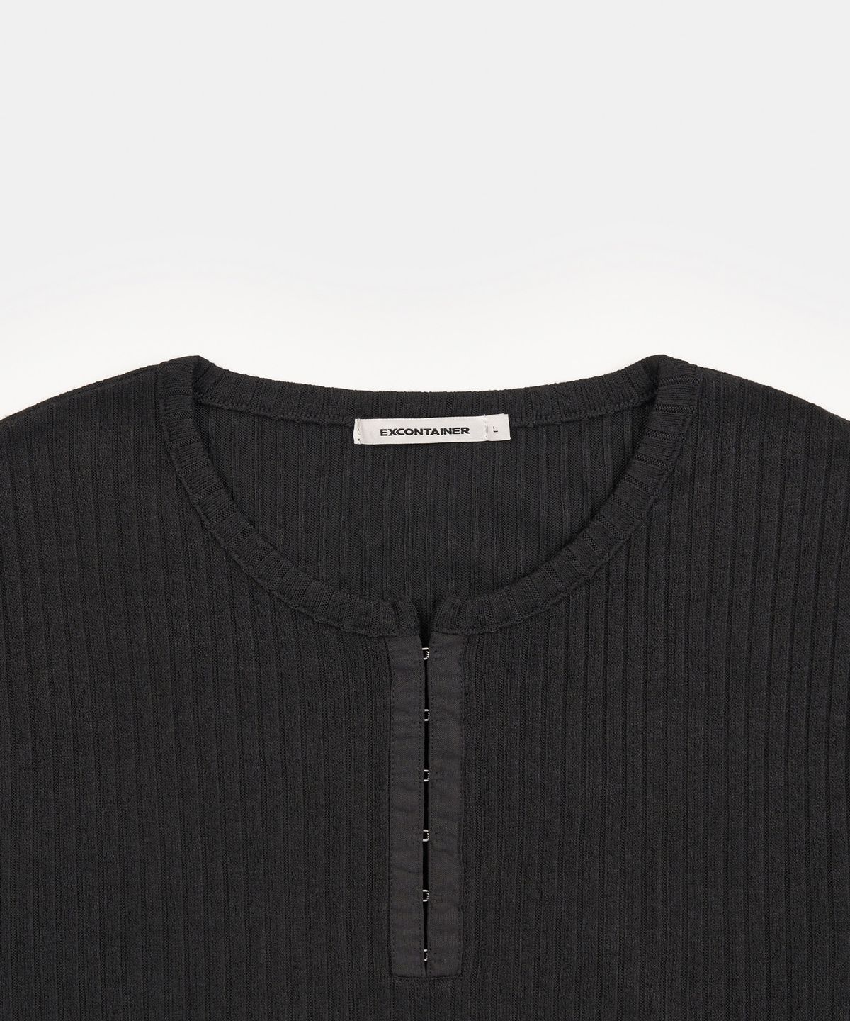 엑스컨테이너(EXCONTAINER) 후크 헨리넥 크롭 롱슬리브 (BLACK)