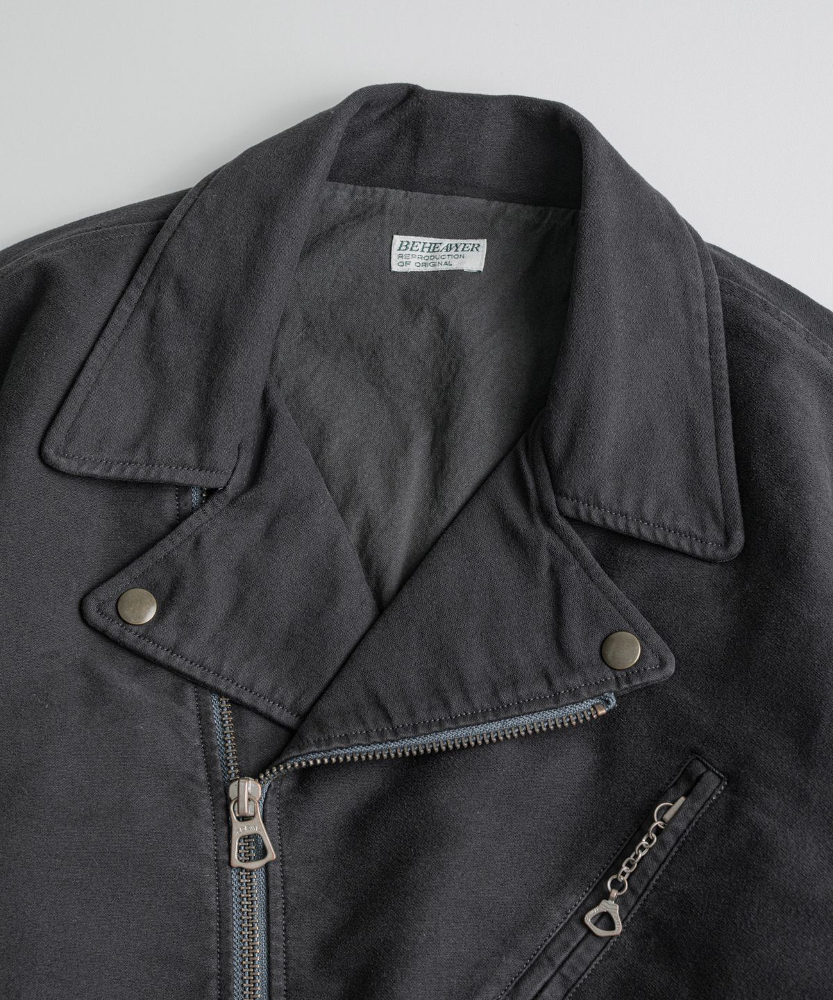 비헤비어(BEHEAVYER) DYED MOLESKIN DB RIDER JACKET graphite