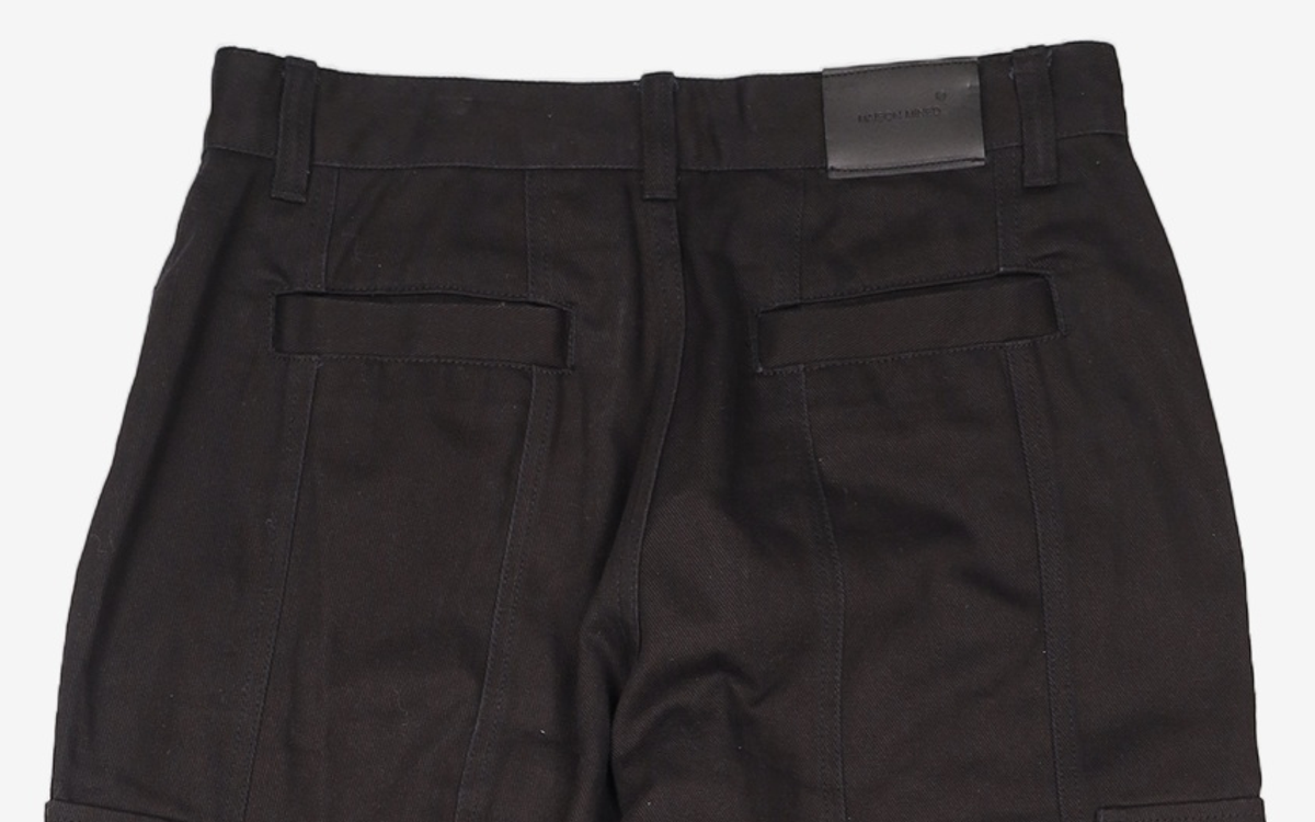 메종미네드(MAISON MINED) HEM BUTTON UTILITY CARGO PANTS BLACK 50