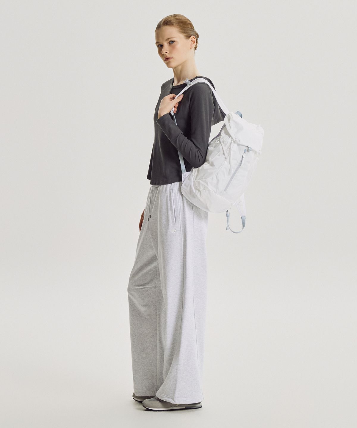 뉴발란스(NEW BALANCE) NBGCGF2201 / 우먼스 에센셜 백팩 (WHITE)