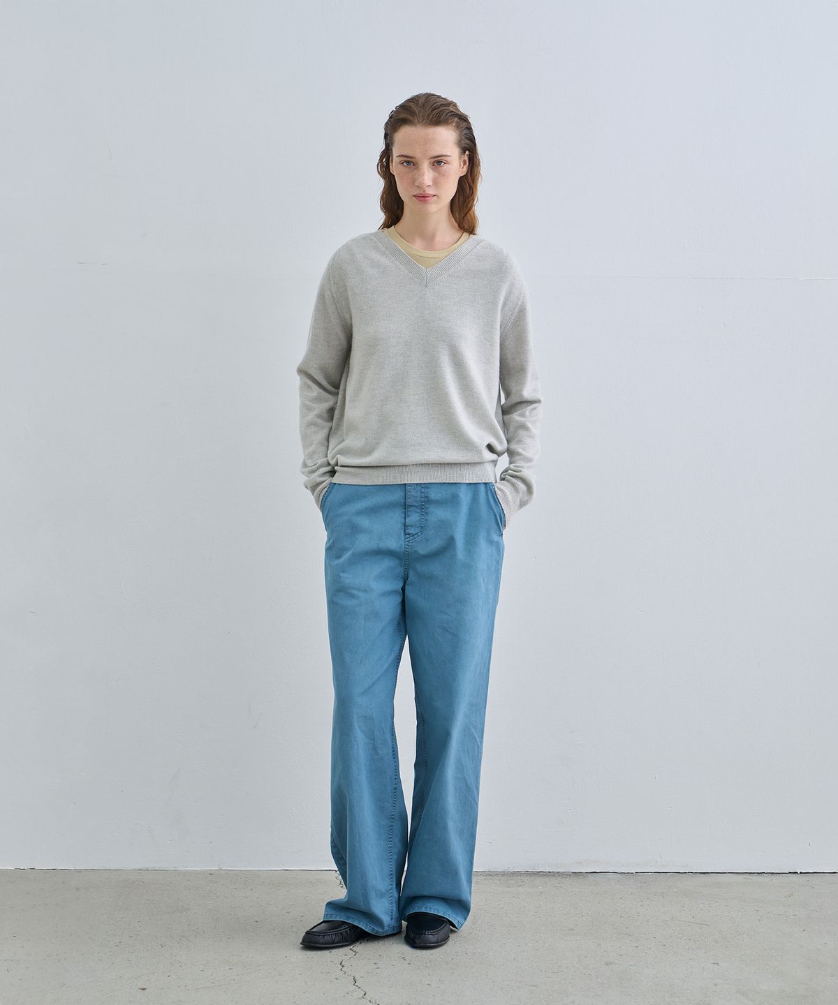 정감 스튜디오(JEONGGAM STUDIOS) Soft V-Neck Knit_2 Color