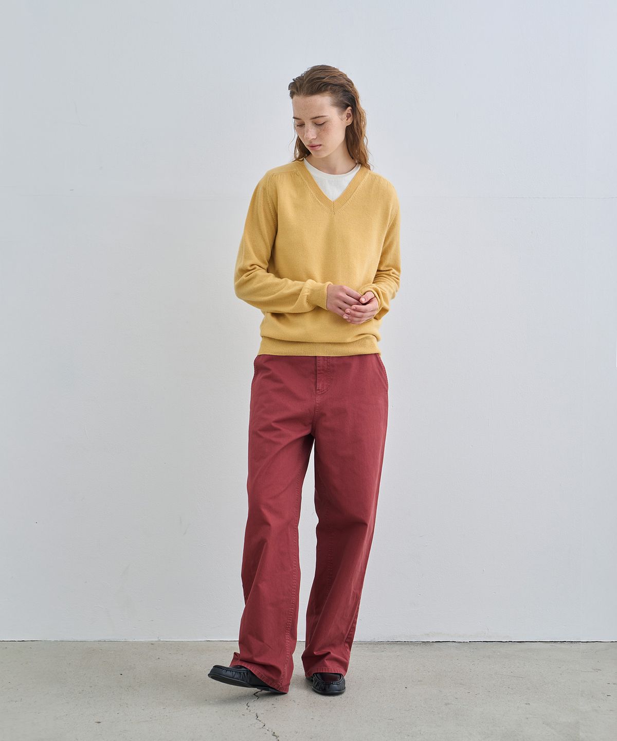 정감 스튜디오(JEONGGAM STUDIOS) Soft V-Neck Knit_2 Color