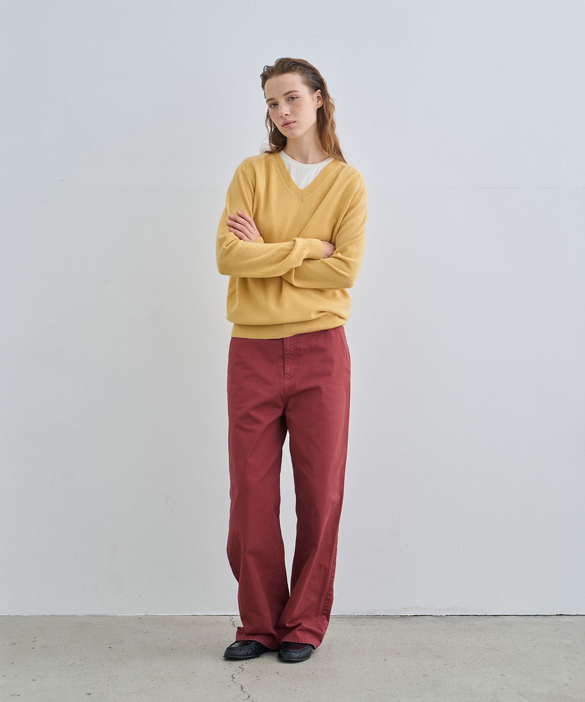 정감 스튜디오(JEONGGAM STUDIOS) Soft V-Neck Knit_2 Color