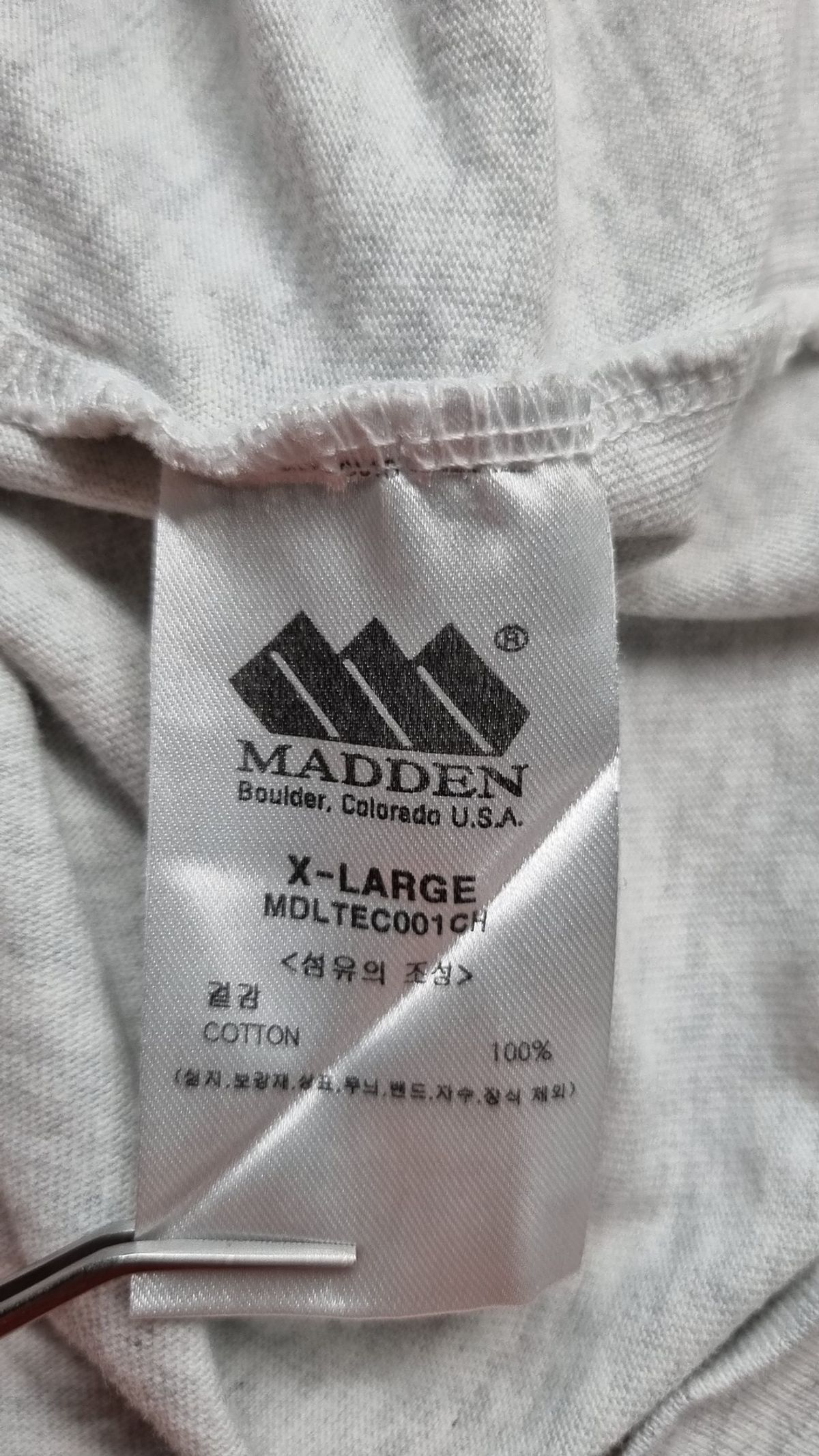 매든(MADDEN) CLIMBING HOLD GRAPHIC LONG SLEEVE CHARCOAL XL