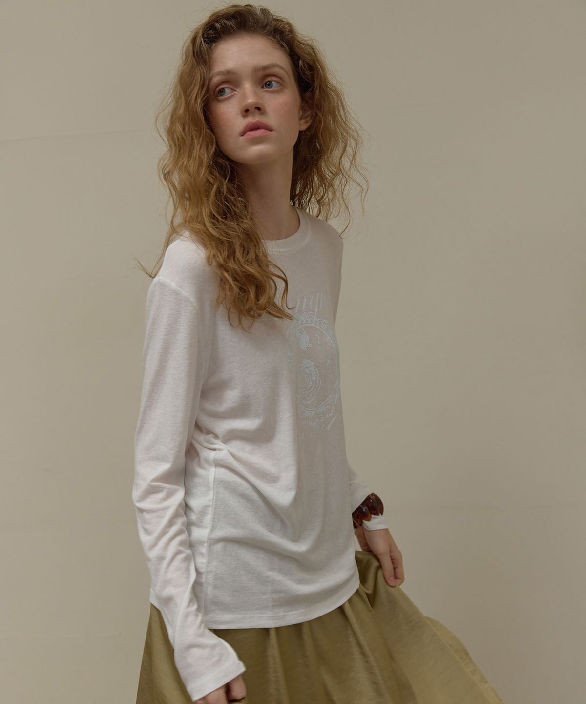 론크(LONQUE) VINTAGE ROSE LONG SLEEVE T-SHIRT (IVORY)