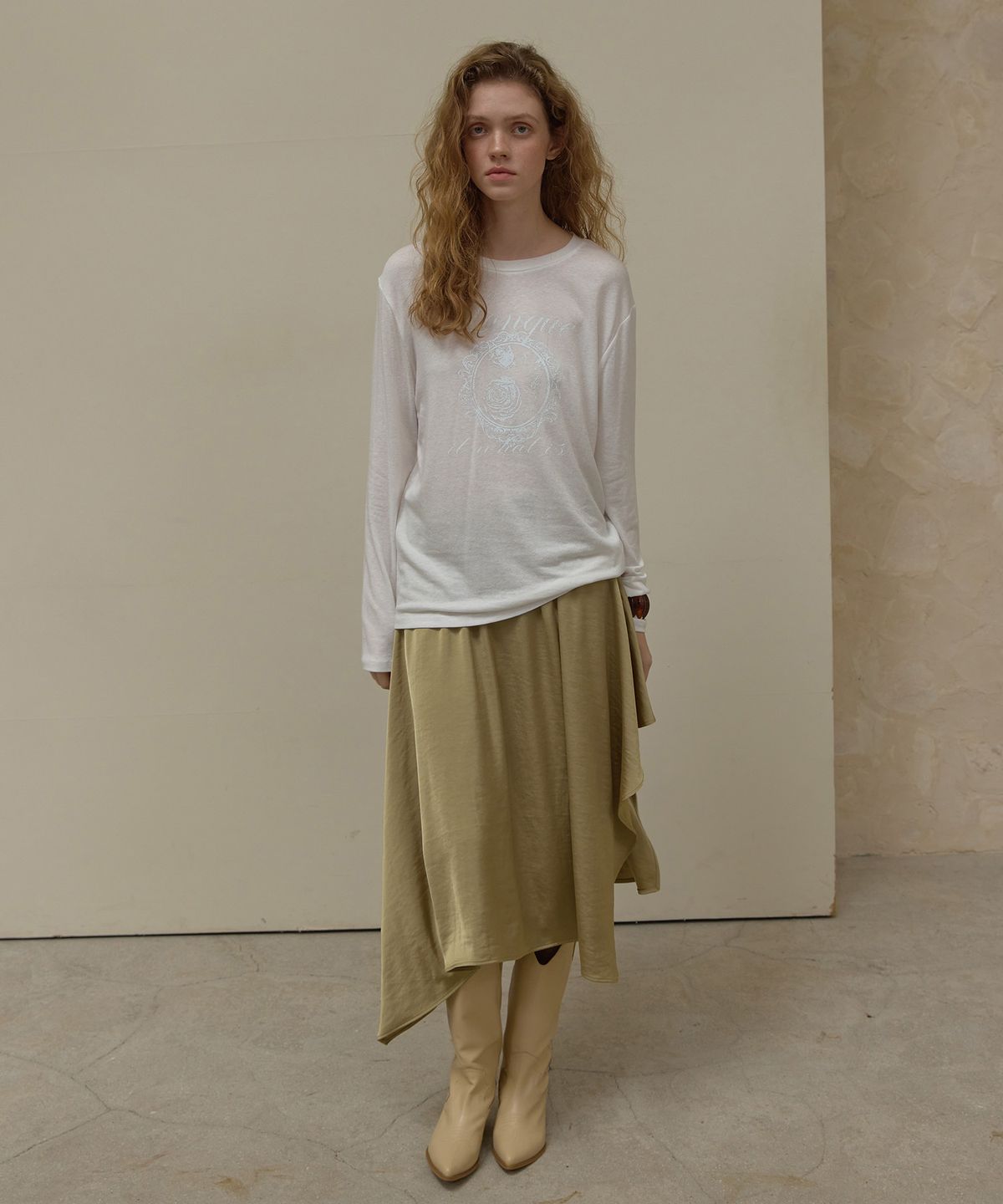 론크(LONQUE) VINTAGE ROSE LONG SLEEVE T-SHIRT (IVORY)
