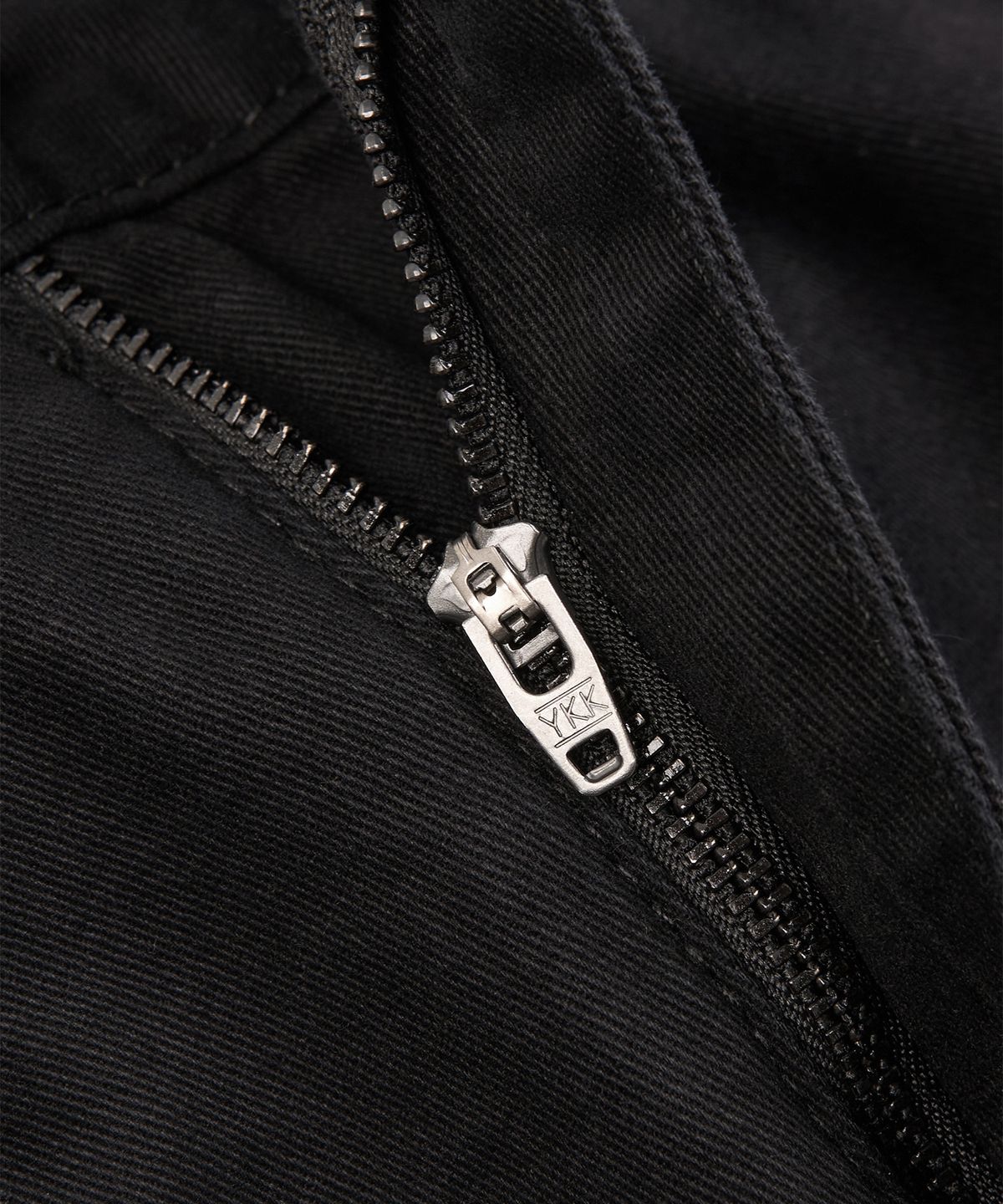 엑스컨테이너(EXCONTAINER) 워시드 커브드 카고 팬츠 (BLACK)