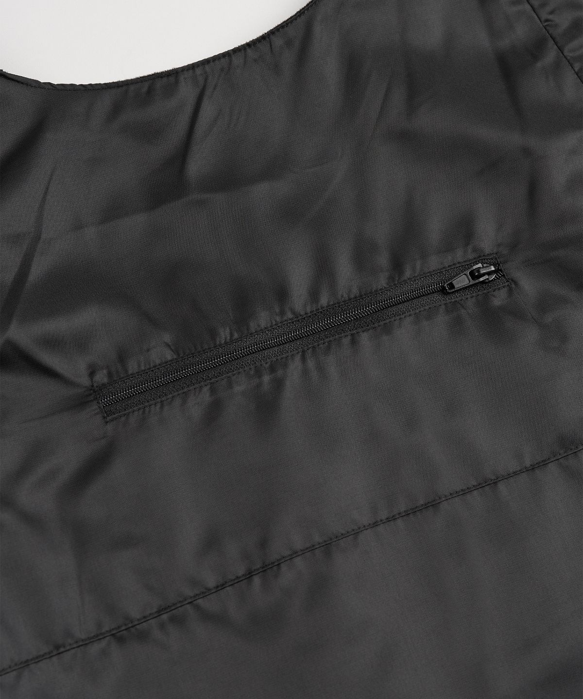 엑스컨테이너(EXCONTAINER) 스웨이드 슬라우치 숄더 백 (BLACK)