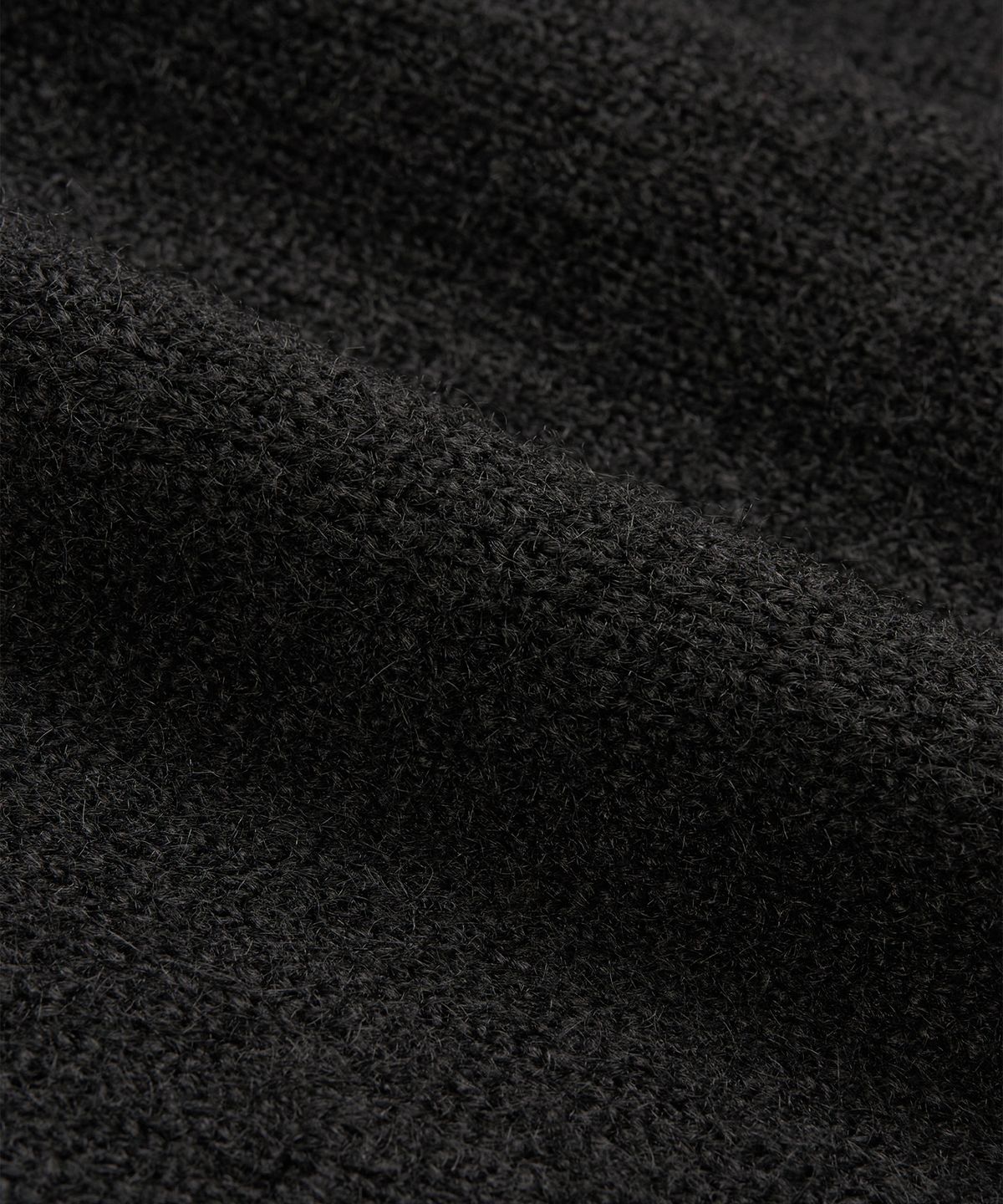 엑스컨테이너(EXCONTAINER) 헤어리 브이넥 크롭 가디건 (BLACK)