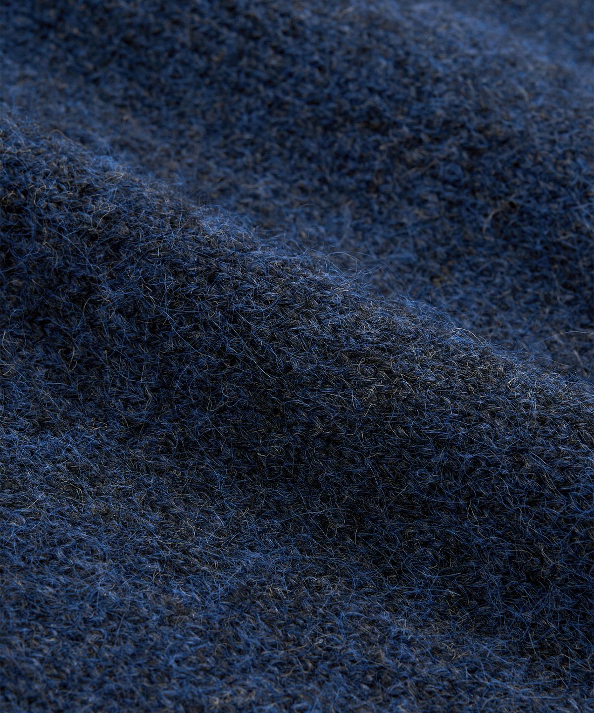 엑스컨테이너(EXCONTAINER) 헤어리 브이넥 크롭 가디건 (DARK NAVY)