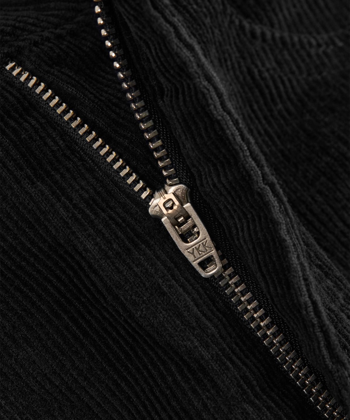 엑스컨테이너(EXCONTAINER) 커브드 와이드 코듀로이 팬츠 (BLACK)