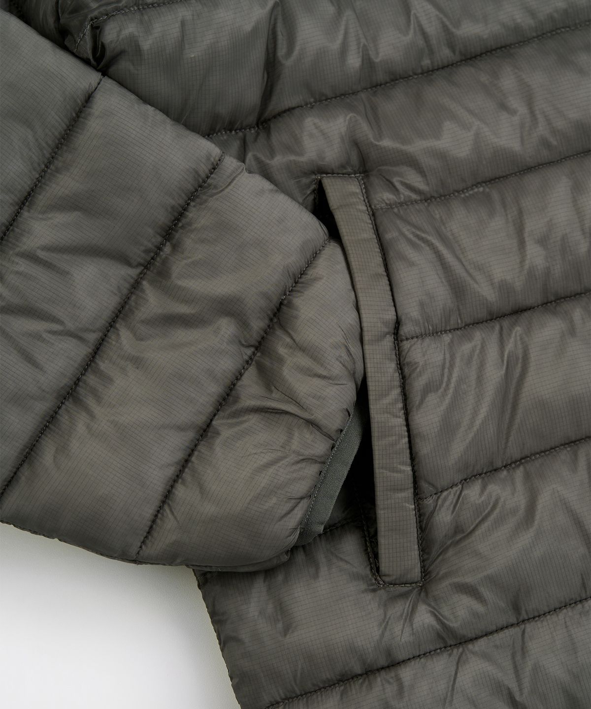 엑스컨테이너(EXCONTAINER) 시어 라이트 패디드 자켓 (CHARCOAL)