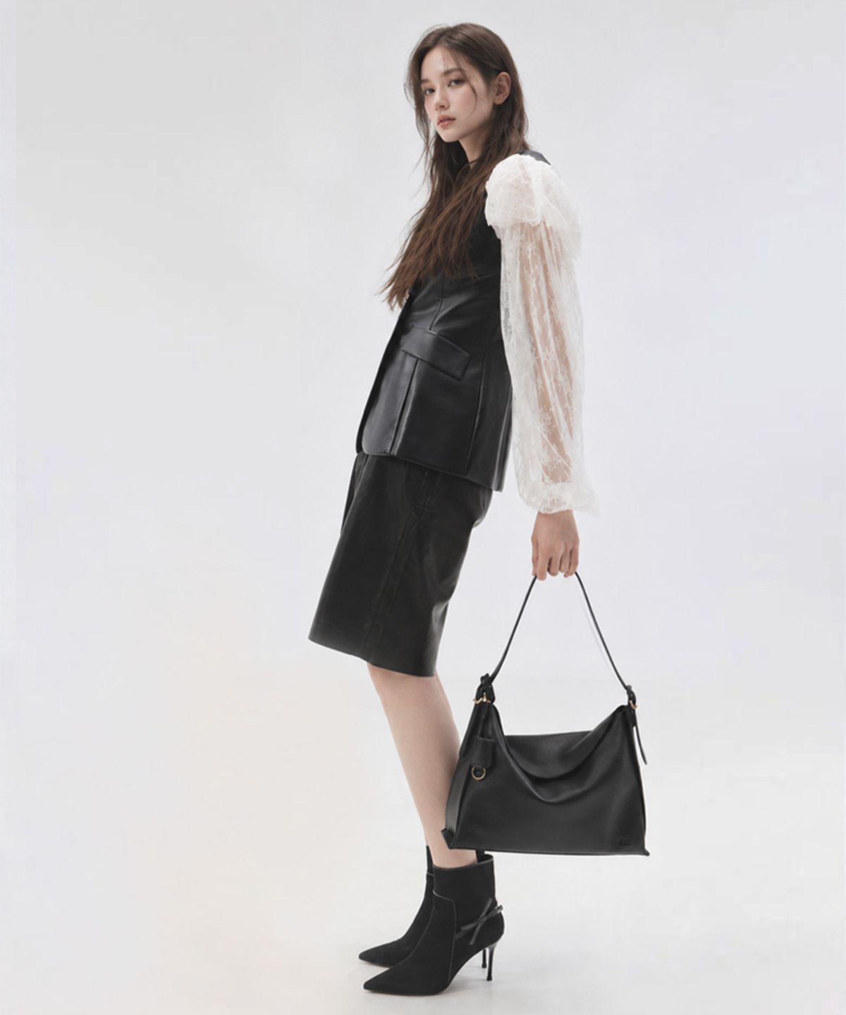 찰스앤키스(CHARLES & KEITH) 라지 레더 탑 플랩 호보백 SL2-40782922