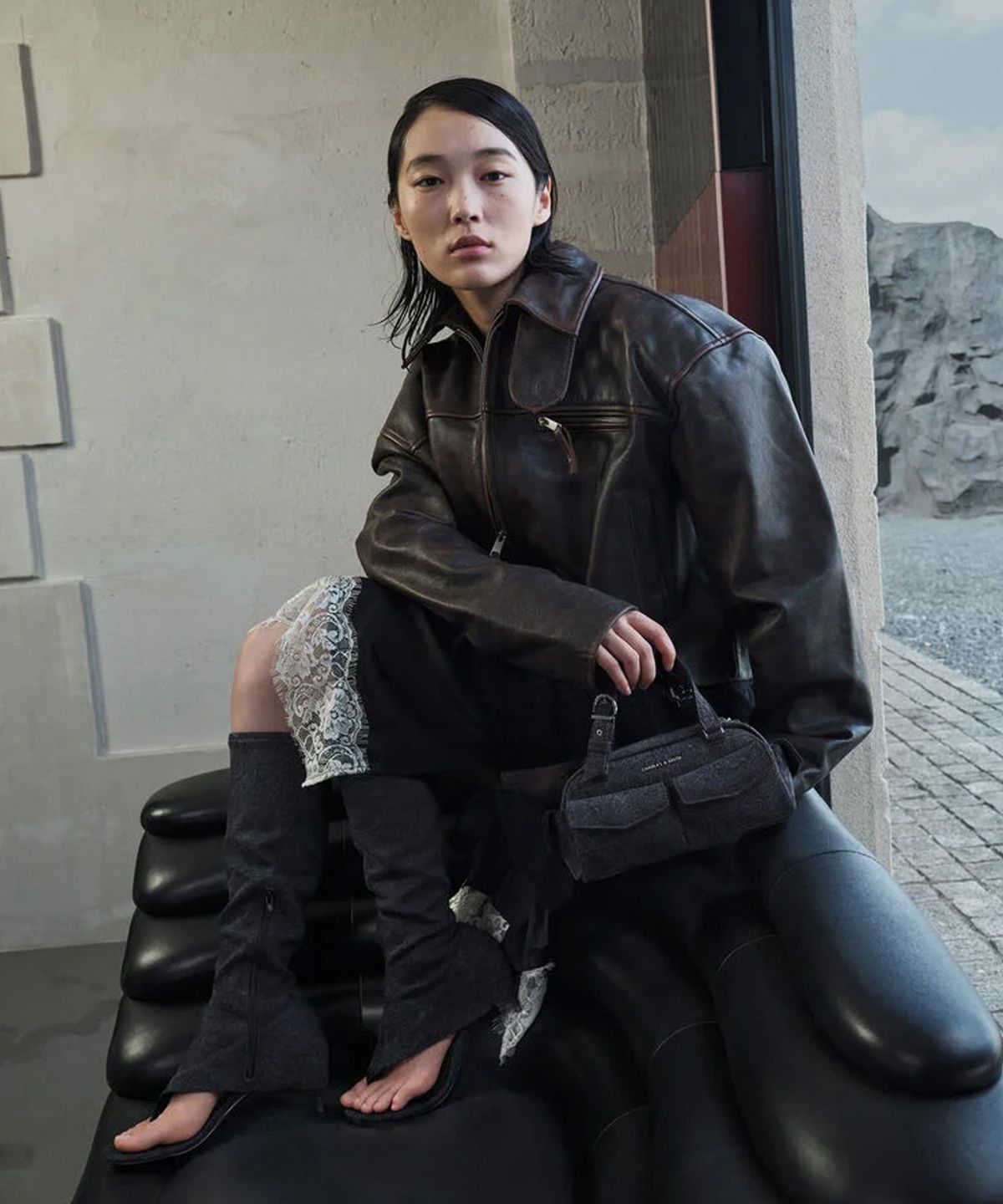 찰스앤키스(CHARLES & KEITH) 레이첼 데님 멀티 포켓 볼링백 CK2-30160259-A