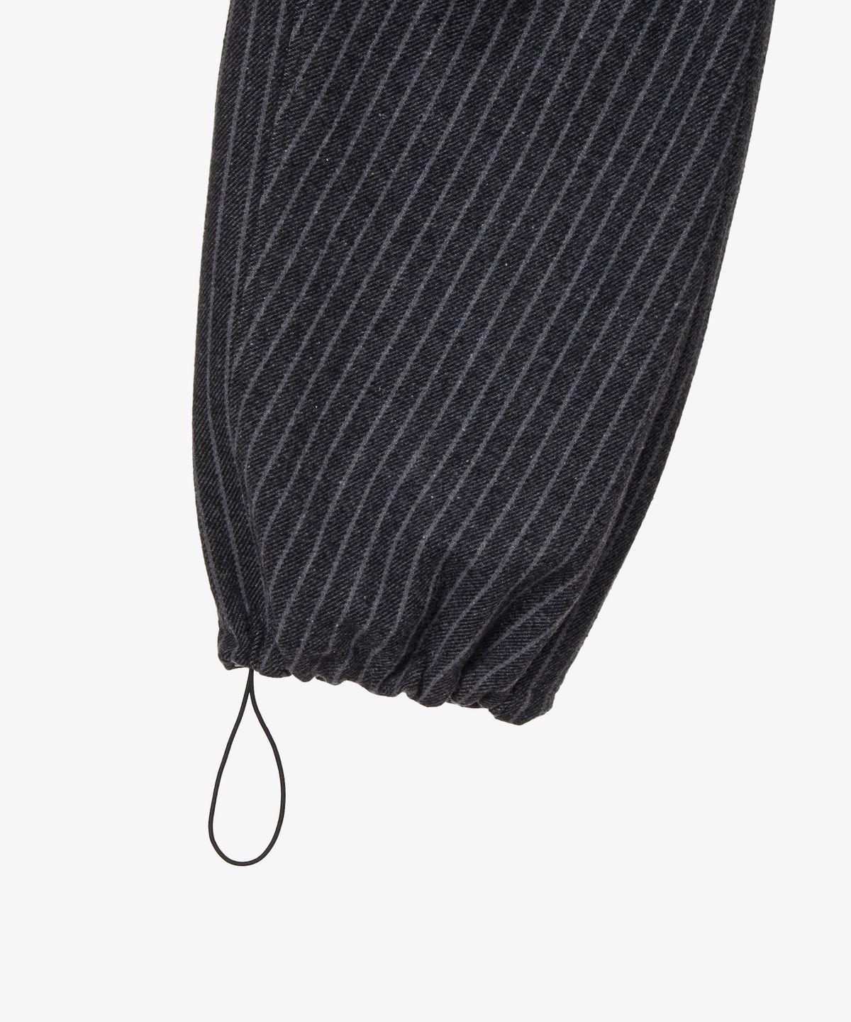 에이이에이이(AEAE) FOLDED EASY PANTS [CHARCOAL]