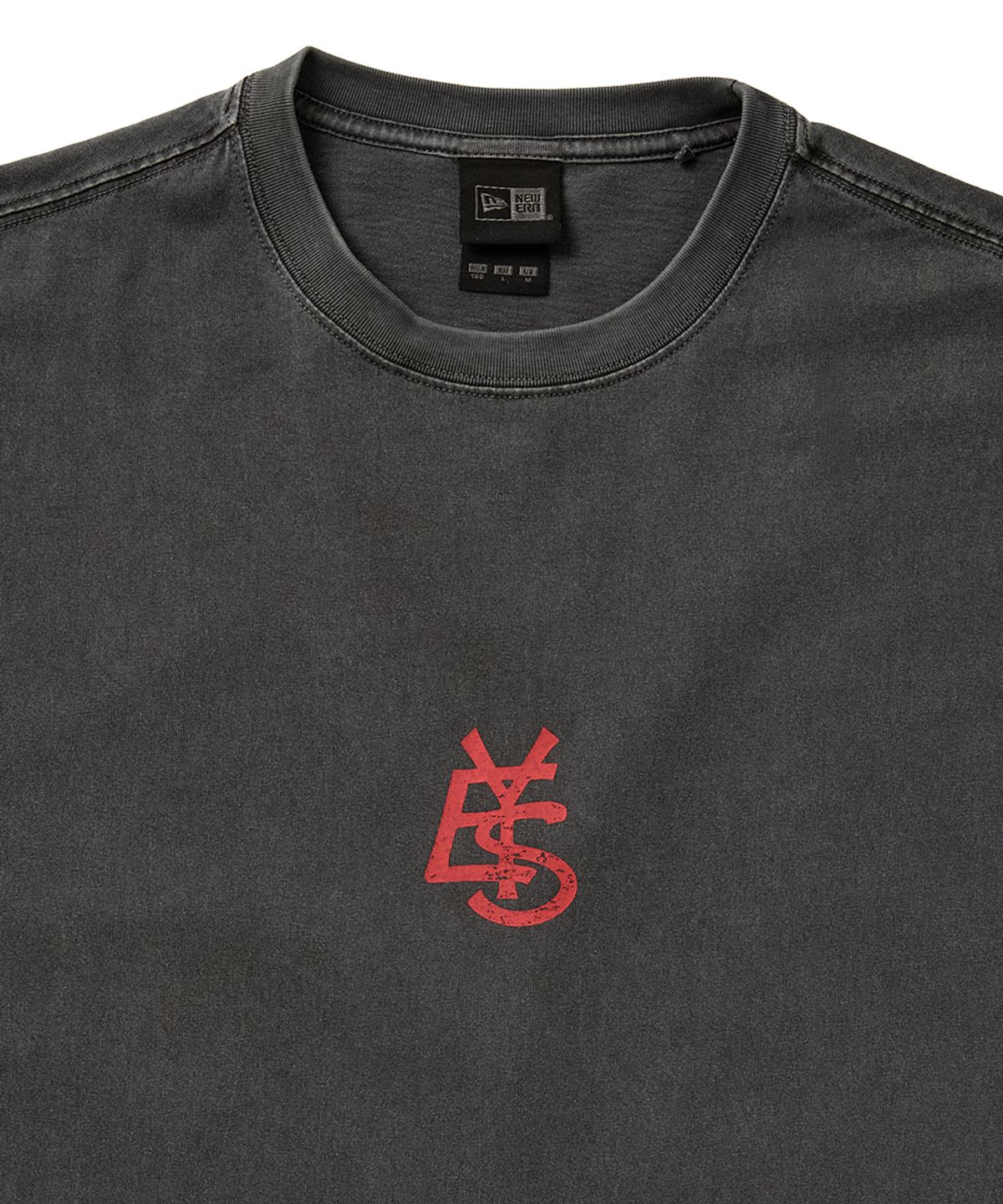 예스아이씨(YESEYESEE) YESEYESEE X NEWERA Dyed Arch Tee Charcoal