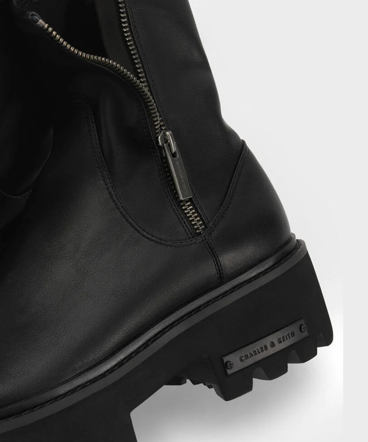 찰스앤키스(CHARLES & KEITH) 이모젠 청키 앵클 부츠 2colors CK1-90580141-1