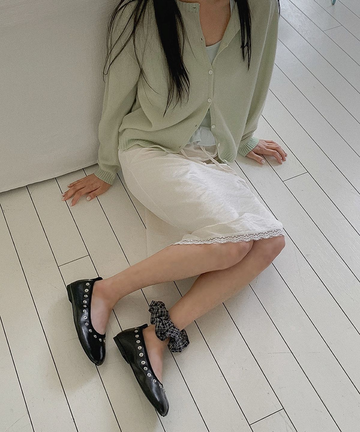 무드앤플(MOODNPLE) Foggy 스터드 타비플랫 1cm 2color
