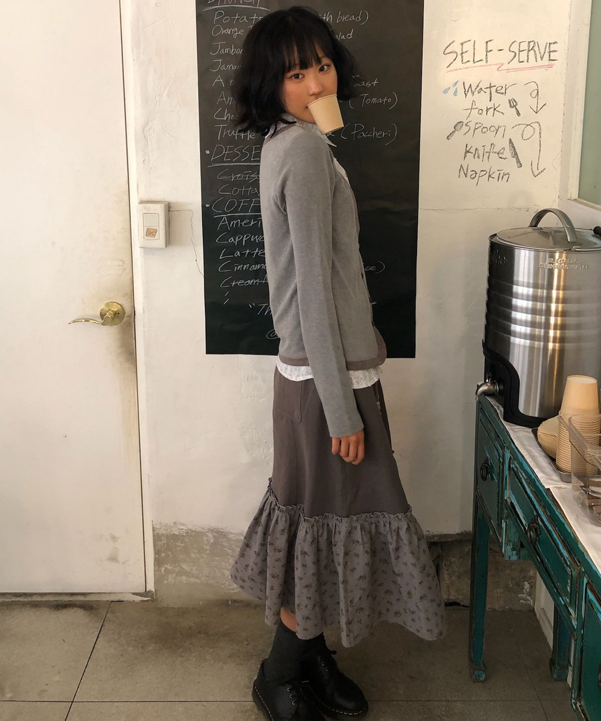 에이이에이이(AEAE) FLOWER BLOCK SKIRT [CHARCOAL]
