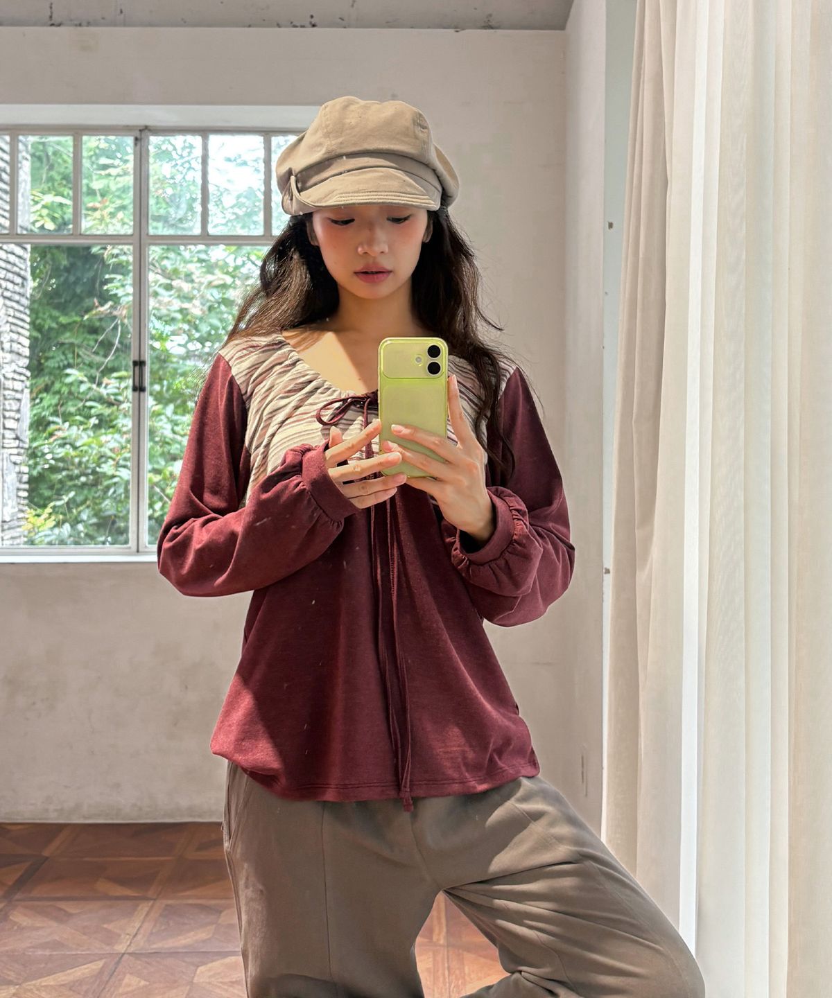 잇자바이브(ITZAVIBE) STRING STRIPE SHIRRING LONG SLEEVE - BURGUNDY