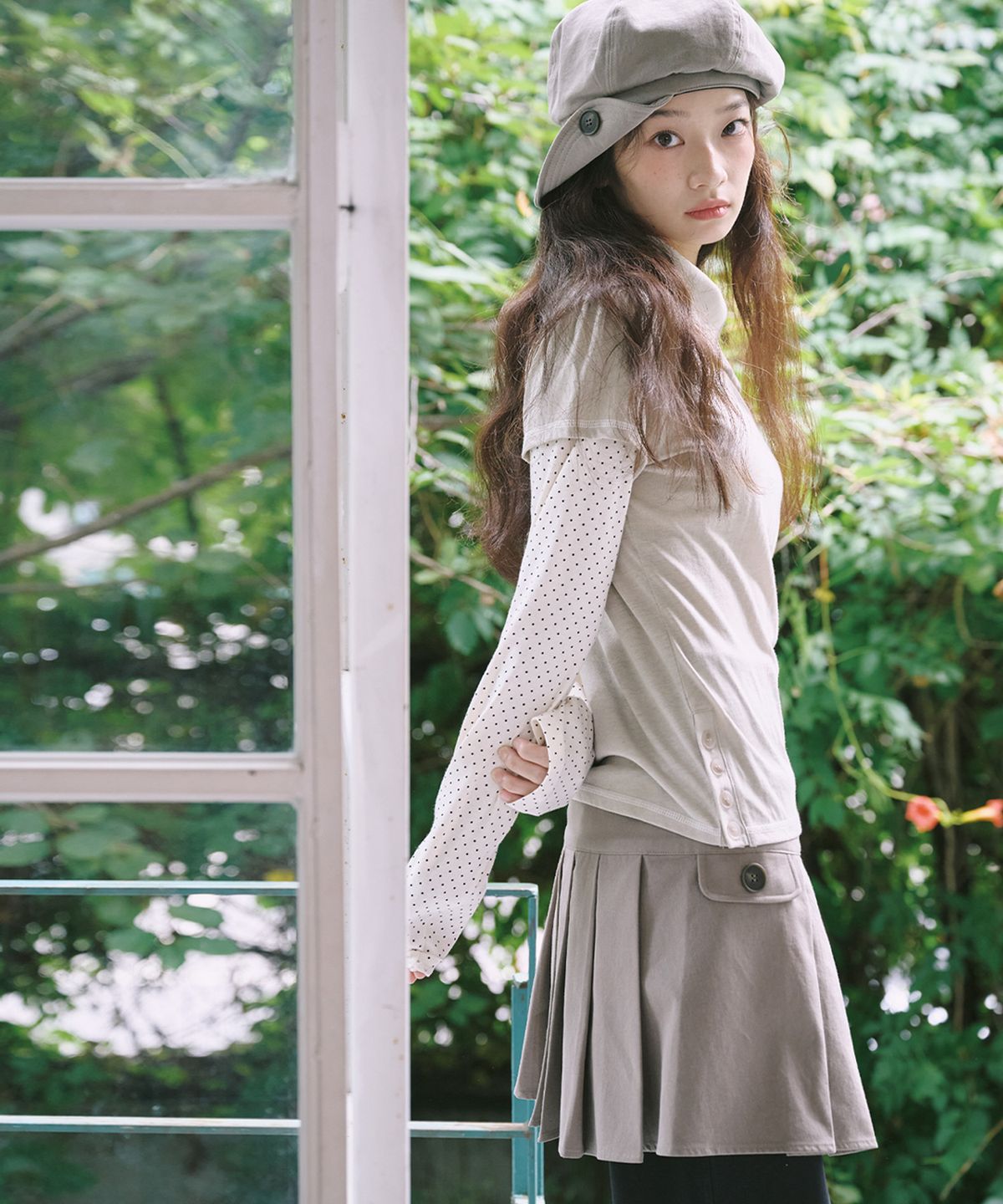 잇자바이브(ITZAVIBE) BUTTON WRAP MINI SKIRT - TAUPE GRAY