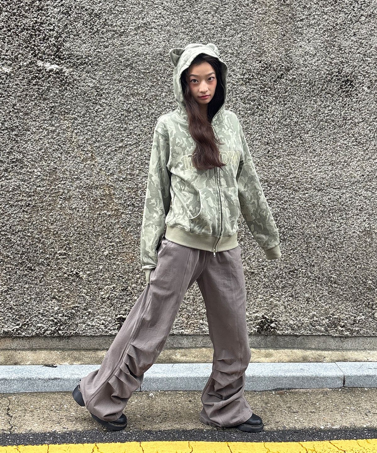잇자바이브(ITZAVIBE) FOLDING SHIRRING PANTS - KHAKI GRAY