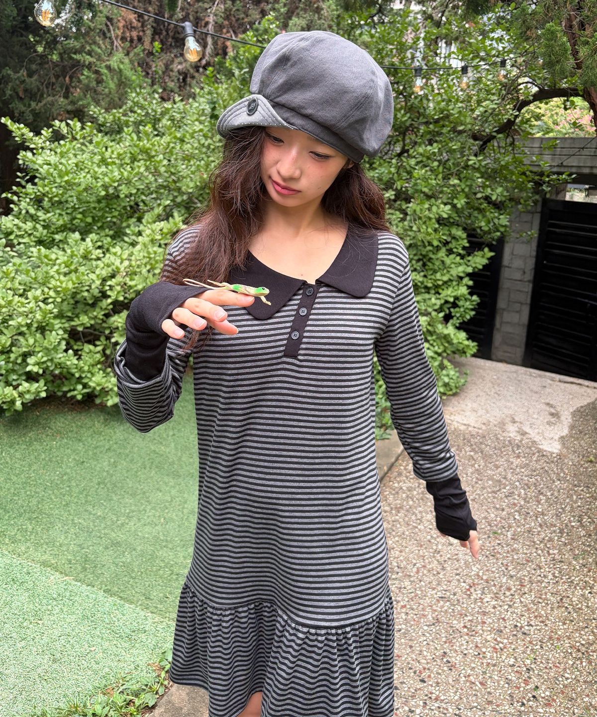 잇자바이브(ITZAVIBE) STRIPE ASYMMETRY COLLAR ONE PIECE - BLACK