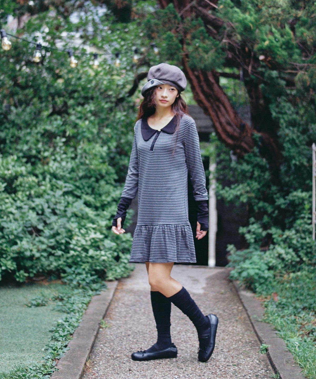 잇자바이브(ITZAVIBE) STRIPE ASYMMETRY COLLAR ONE PIECE - BLACK