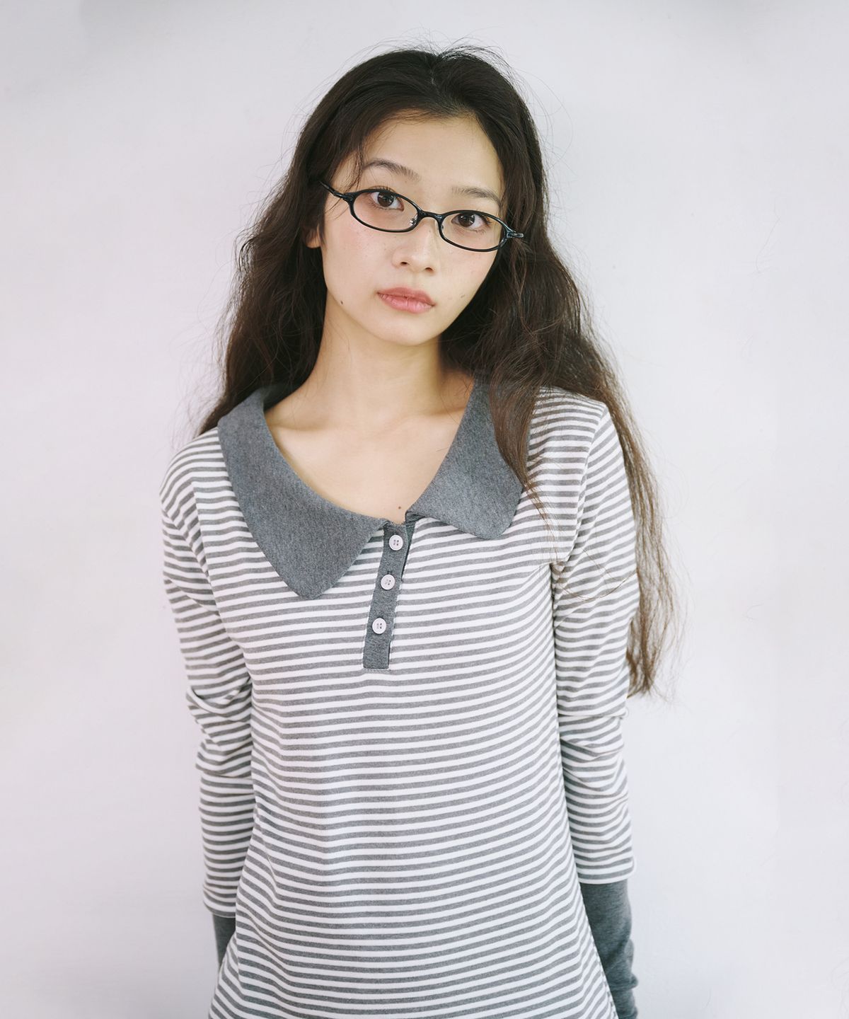 잇자바이브(ITZAVIBE) STRIPE ASYMMETRY COLLAR ONE PIECE - GRAY