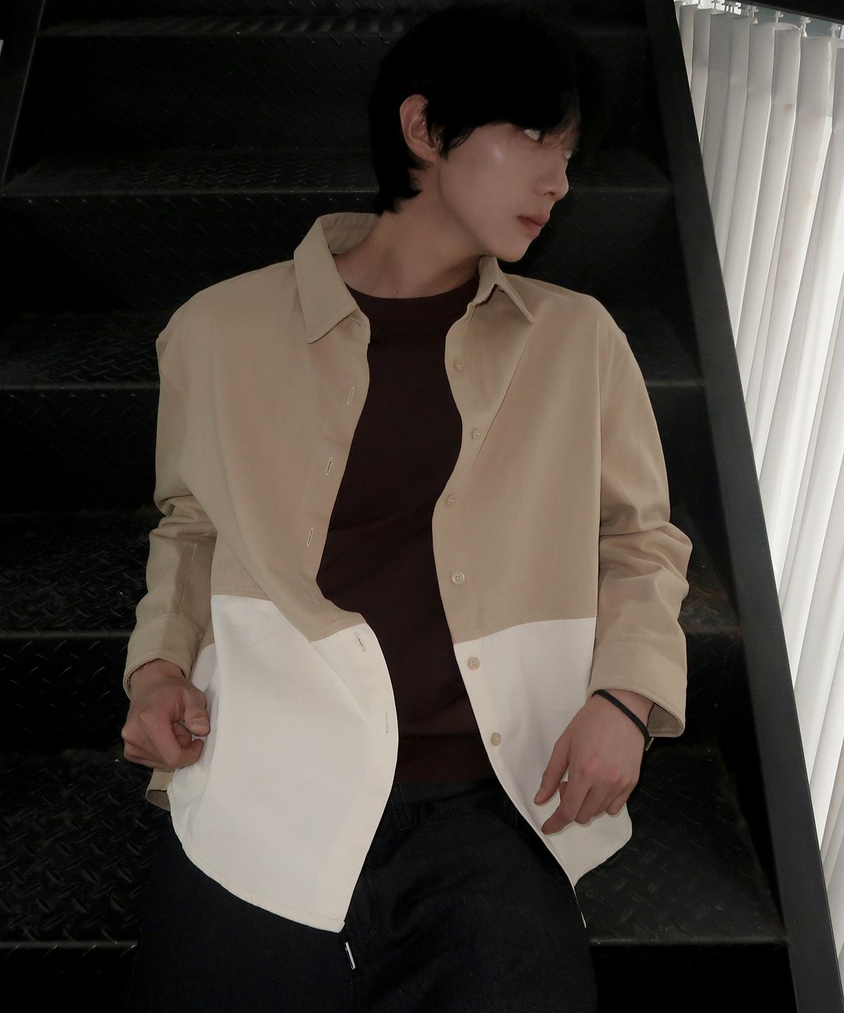 썸플레이스 맨(SOMEPLACE MAN) 빈티지 논 포켓 스탠다드 카라 배색 디테일 오버핏 코튼 긴팔 셔츠_2COLOR