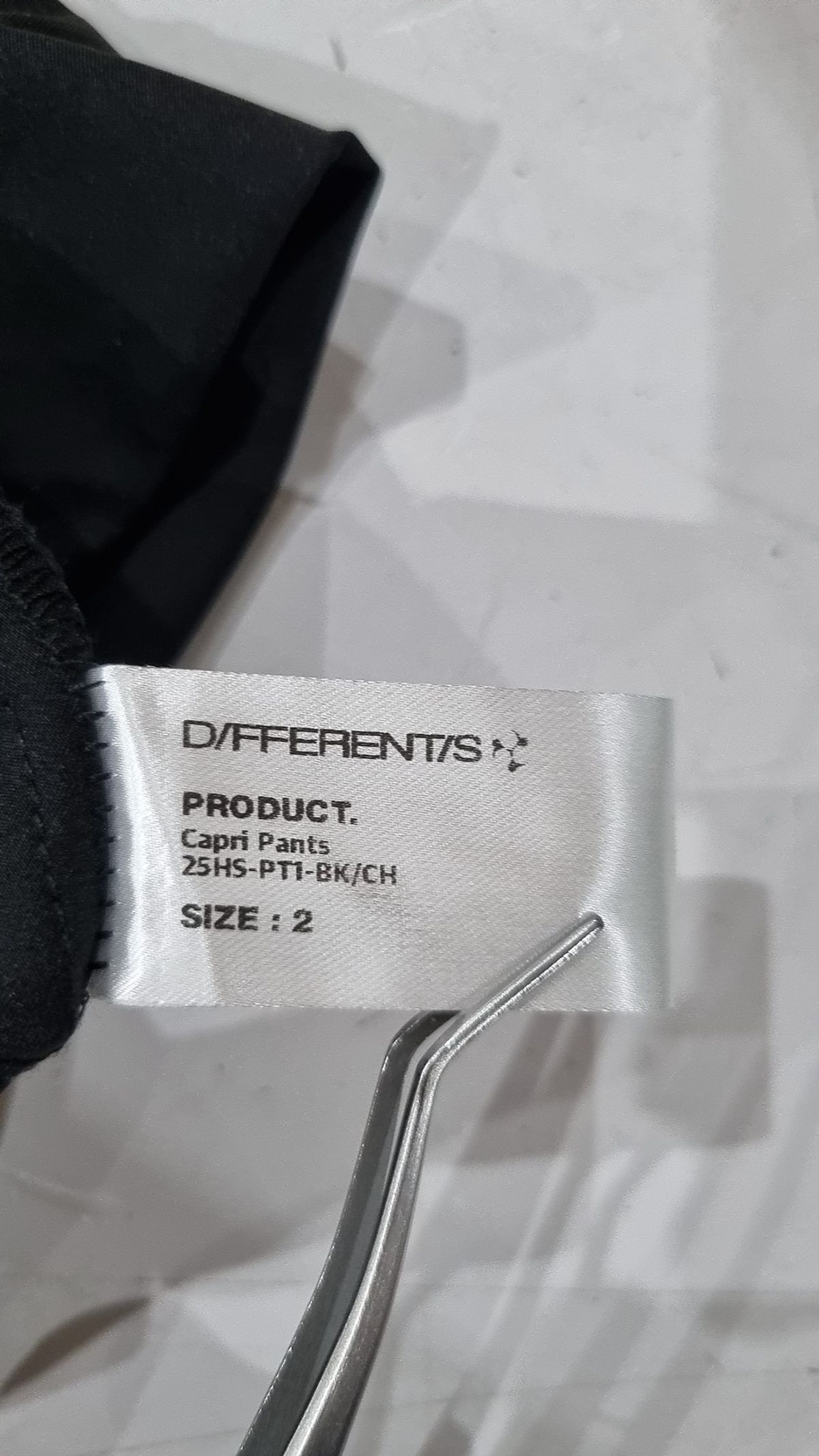 디프런티스(DIFFERENTIS) 코튼 팬츠 2