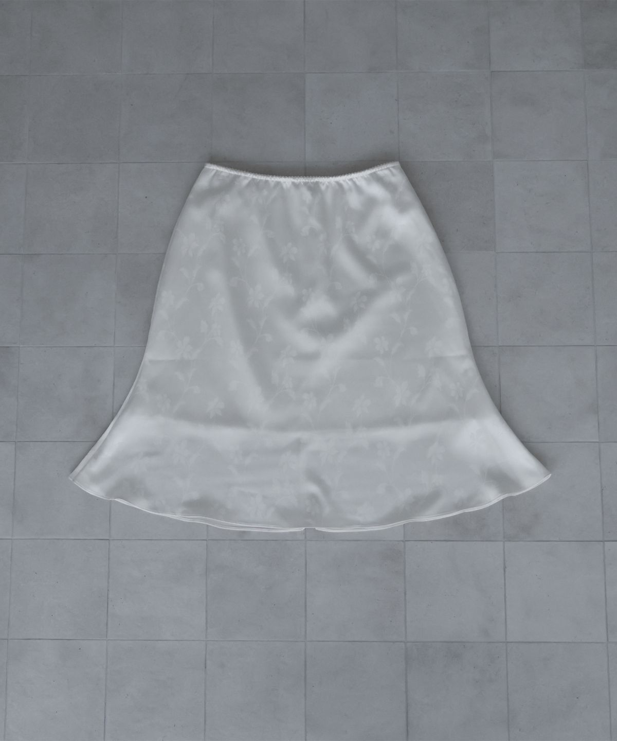 이오담(IODAM) FLORA JACQUARD SKIRT (ivory)
