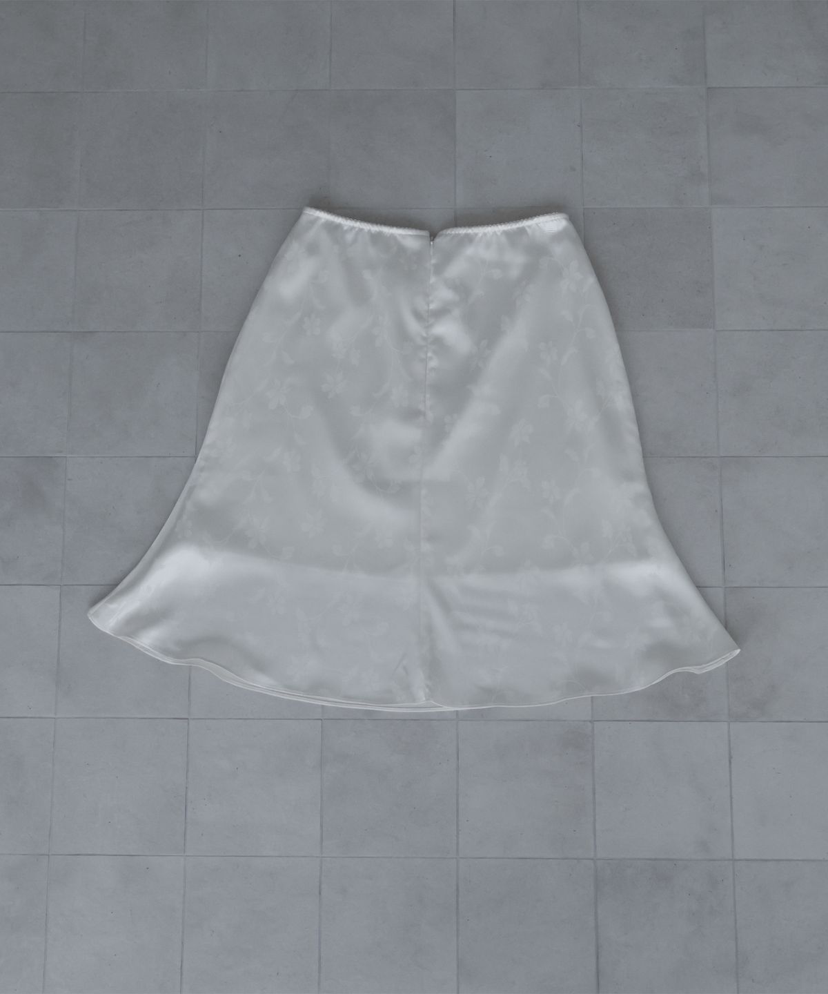 이오담(IODAM) FLORA JACQUARD SKIRT (ivory)