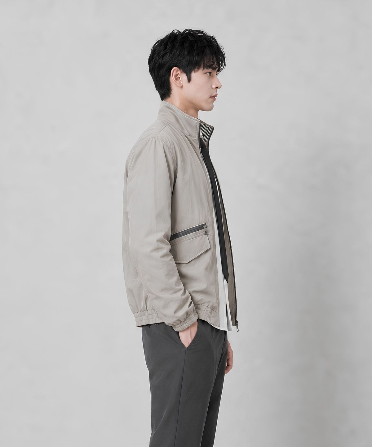 커스텀어스(CUSTOMUS) 스탠드칼라 유틸리티 포켓 집업 블루종 CXS26FWJP803 BEI