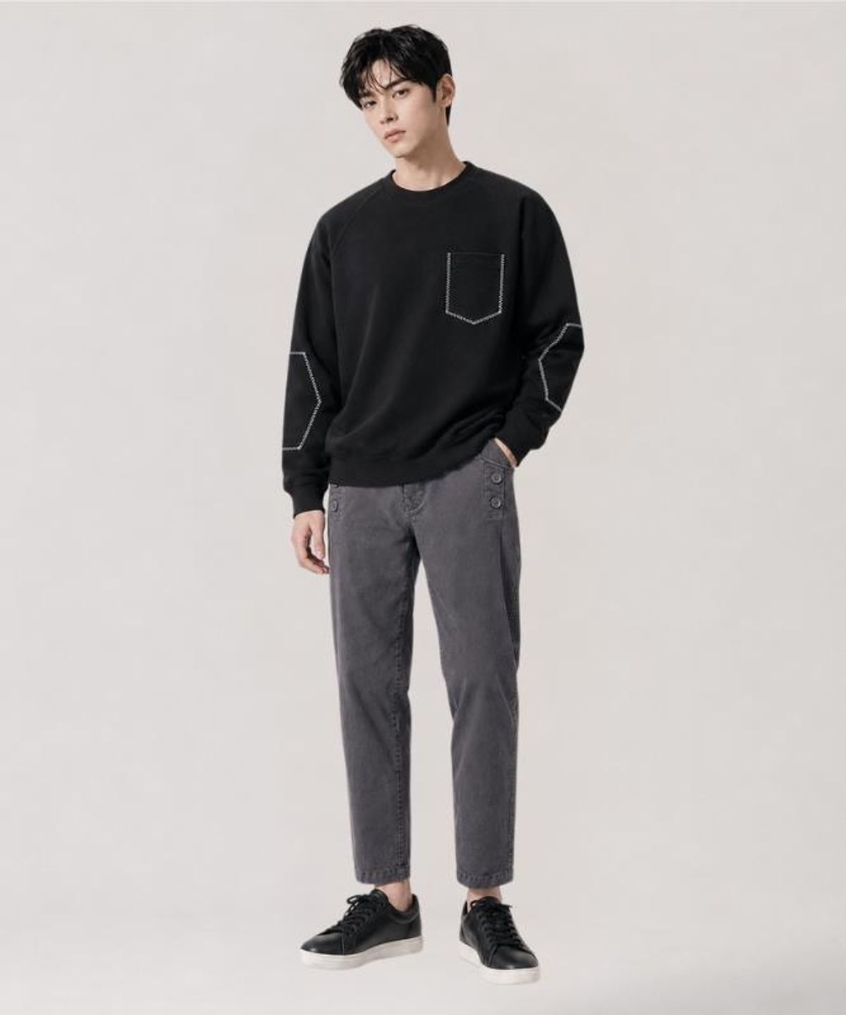 커스텀어스(CUSTOMUS) 남성 사이드버튼 데일리 테이퍼드핏 치노팬츠 CXS26FWPT806 GRY