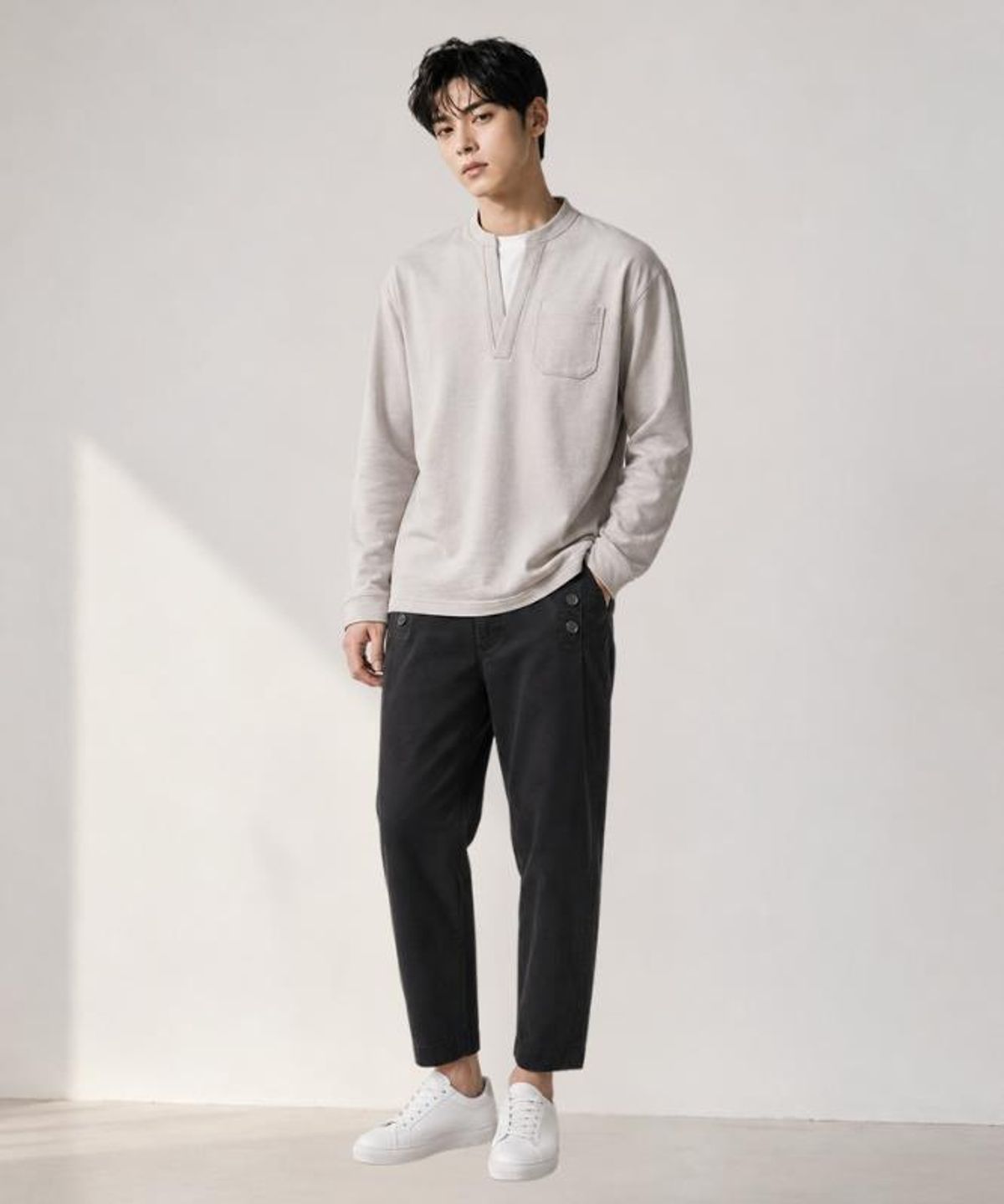 커스텀어스(CUSTOMUS) 남성 사이드버튼 데일리 테이퍼드핏 치노팬츠 CXS26FWPT806 BLA