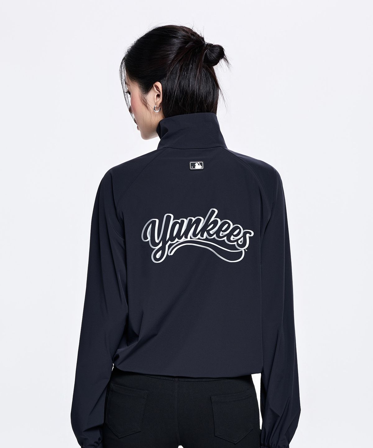 엠엘비(MLB) 여성 바시티 스포티브 크롭 바람막이 NY (Black)