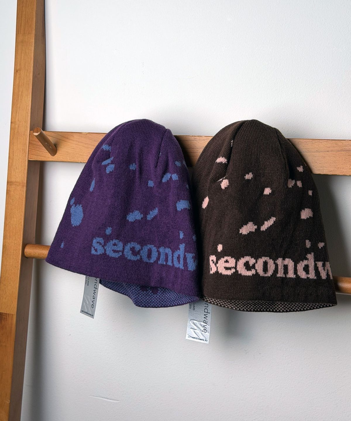 세컨드웨이브(SECONDWAVE) 웨이크 비니 [브라운]