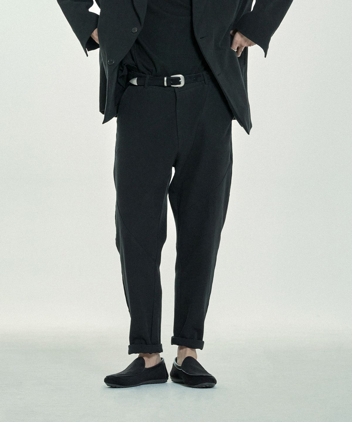 꼬르녹(CORNOQ) Suture Trouser