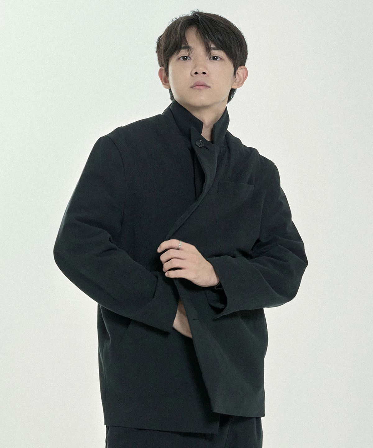 꼬르녹(CORNOQ) Suture Jacket