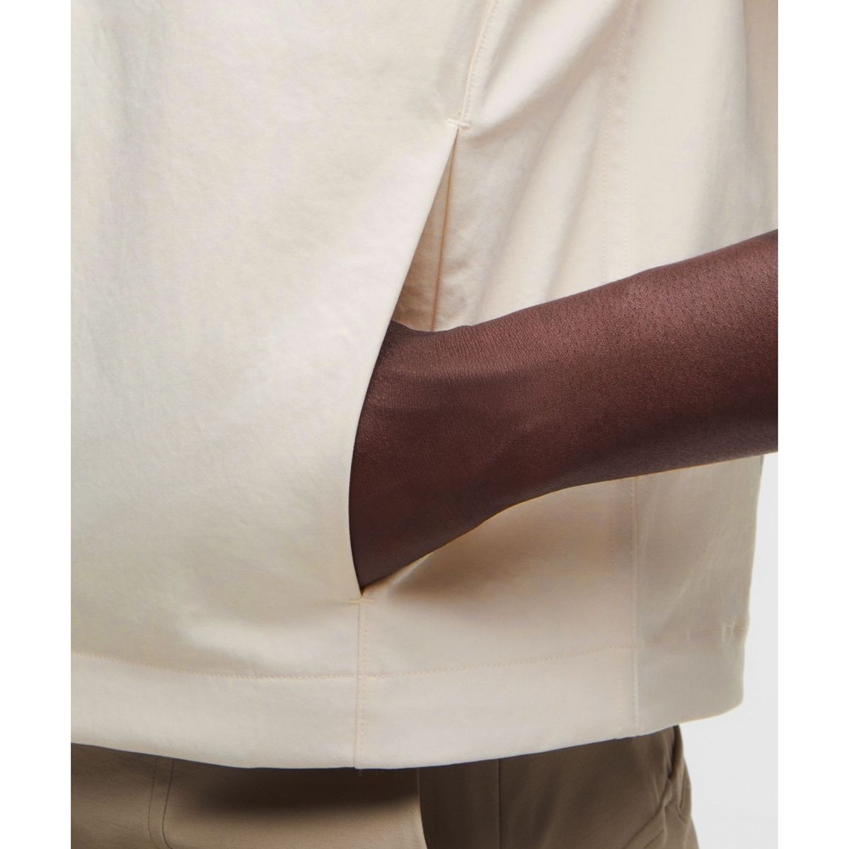 룰루레몬(LULULEMON) 칼라드 패널 골프 베스트  LTIV WHT