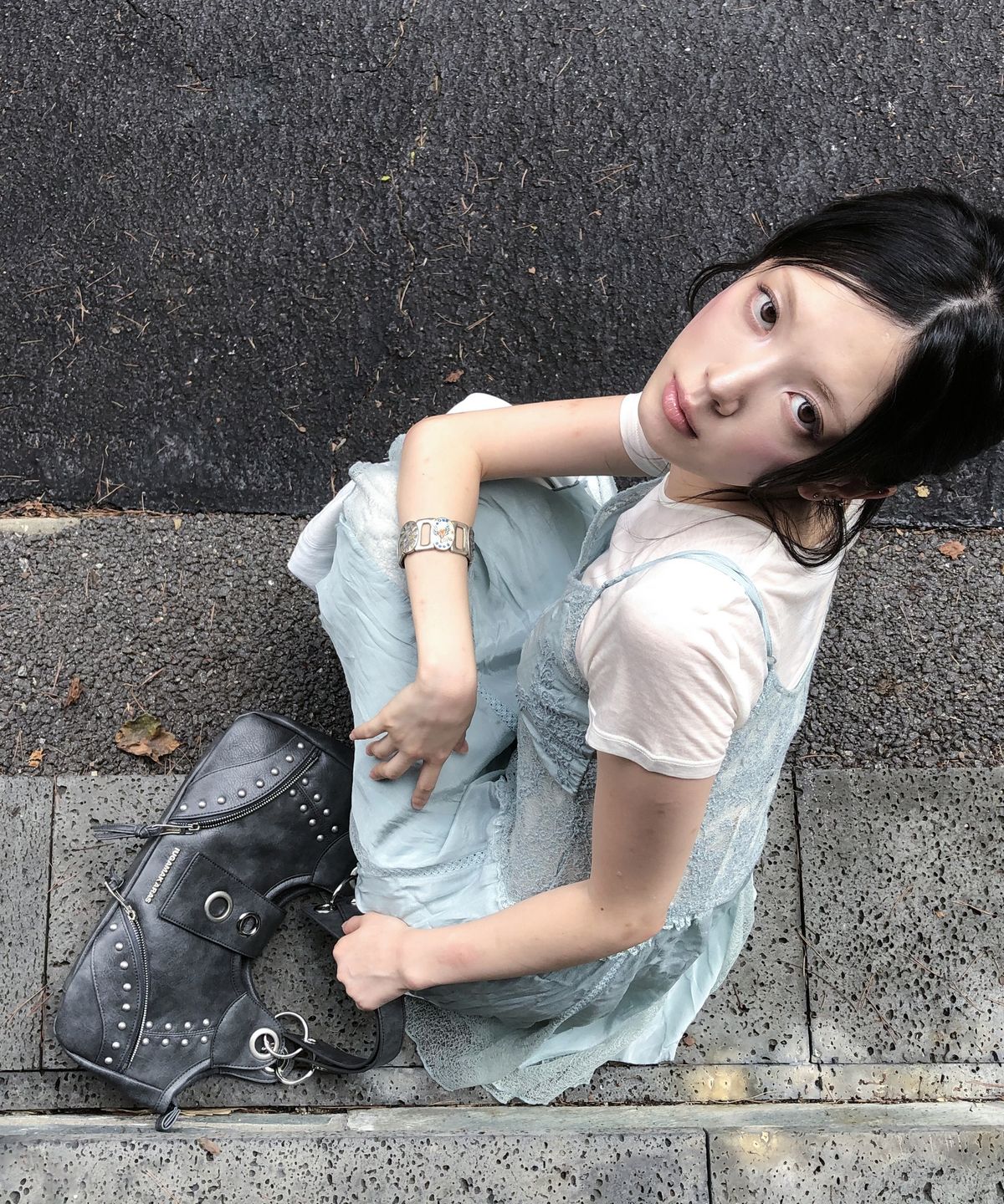 이우가마카라스(IUGAMAKARAS) Studded Ring Vintage Shoulder Bag (Black)